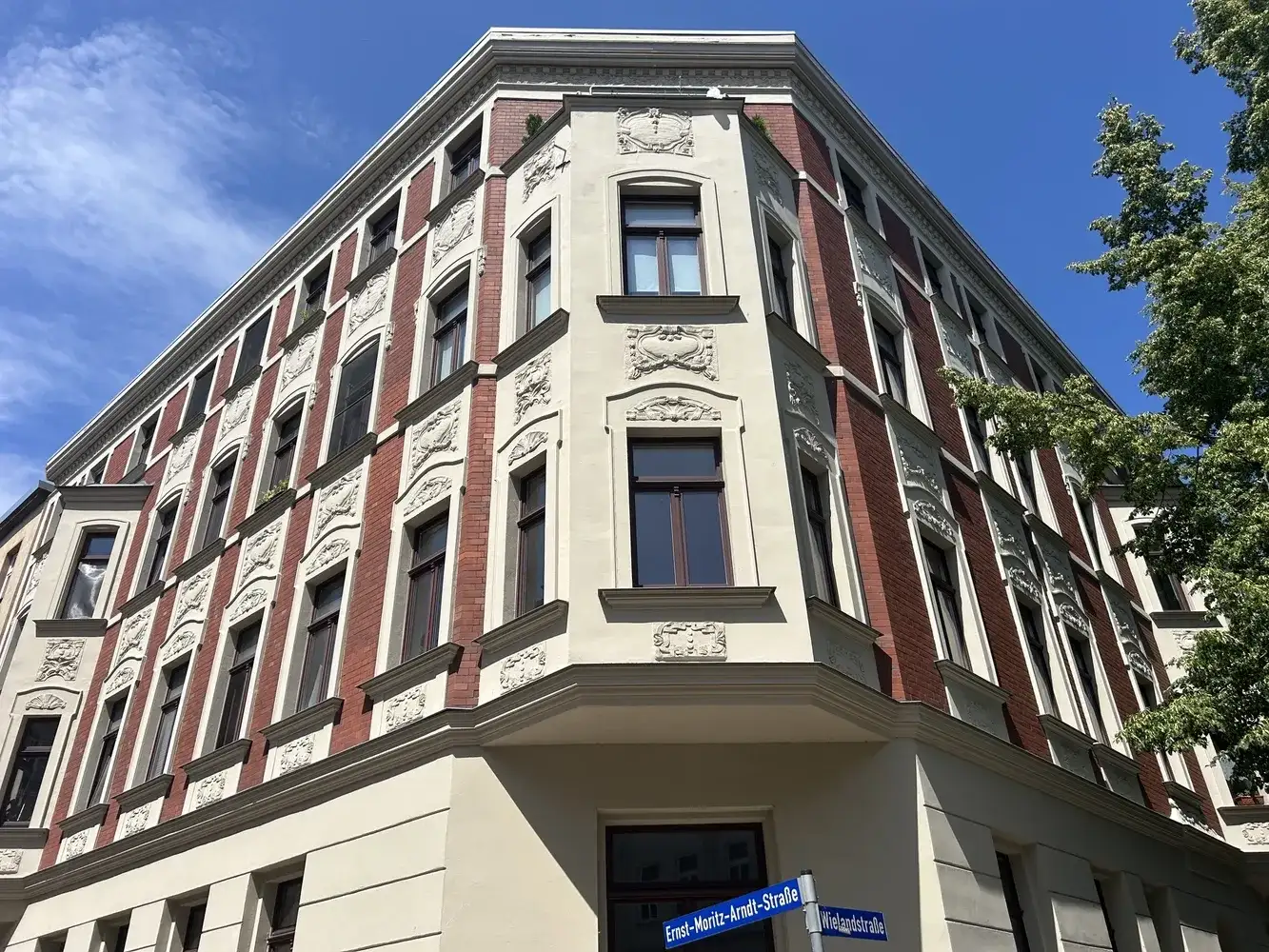 Attraktive 2-Zimmer-Altbauwohnung im Paulusviertel mit neuer Einbauküche!