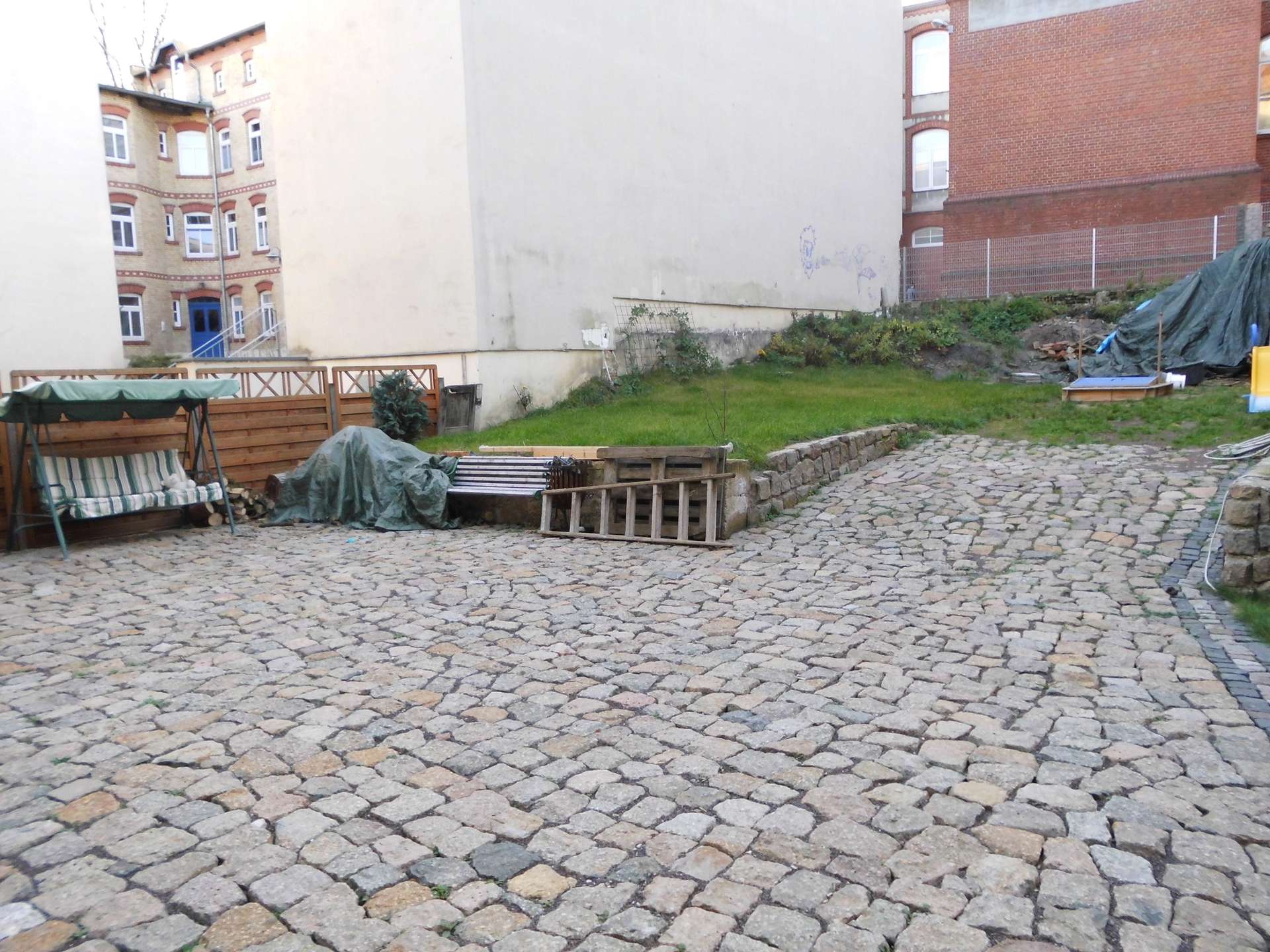LIEBEVOLL HERGERICHTETE WOHNUNG MIT PARKETT!