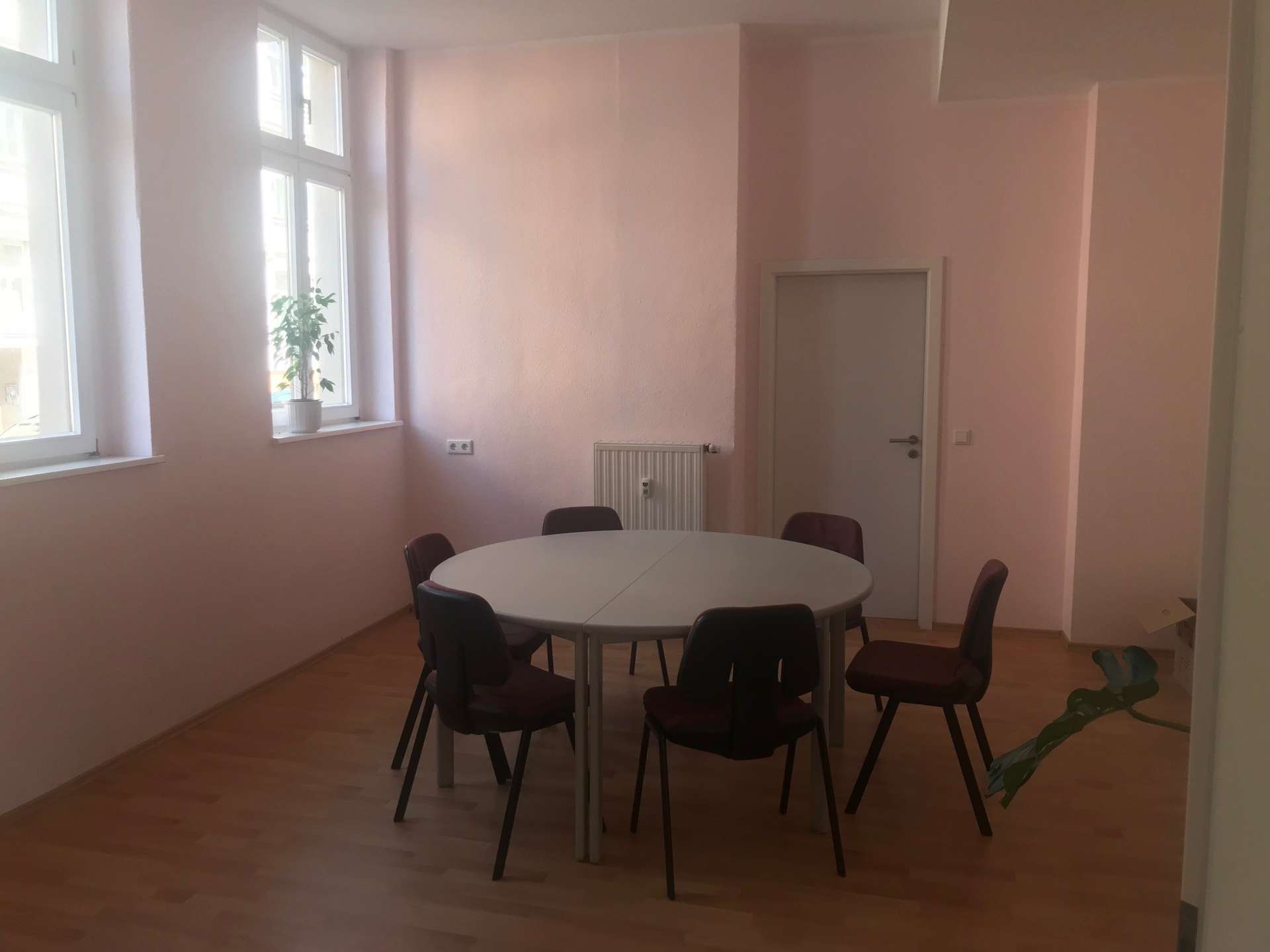 Großes Gewerbe mit Einliegerwohnung im Souterrain in bester Lage!