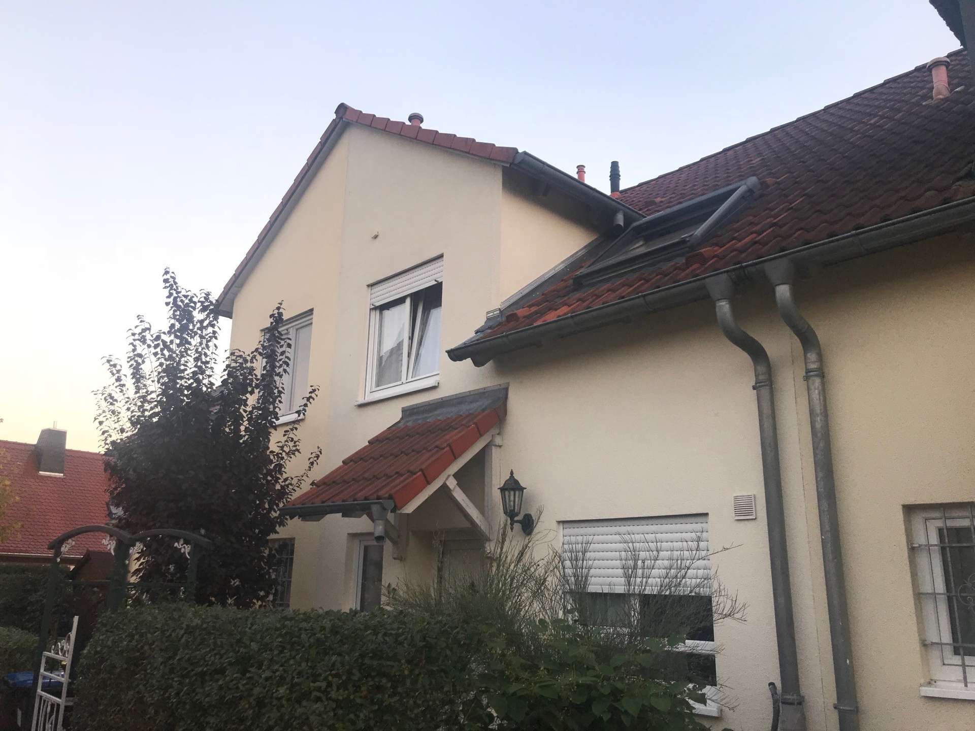 Reihenmittelhaus, bezugsfrei- Baujahr 1999 gemütlich, Einbauküche kann übernommen werden!