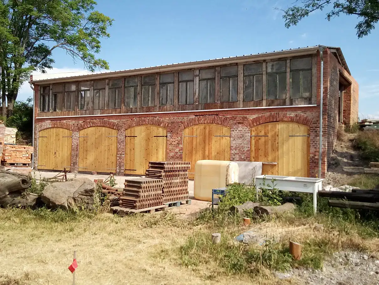 Große Garage in alter Schamottefabrik!