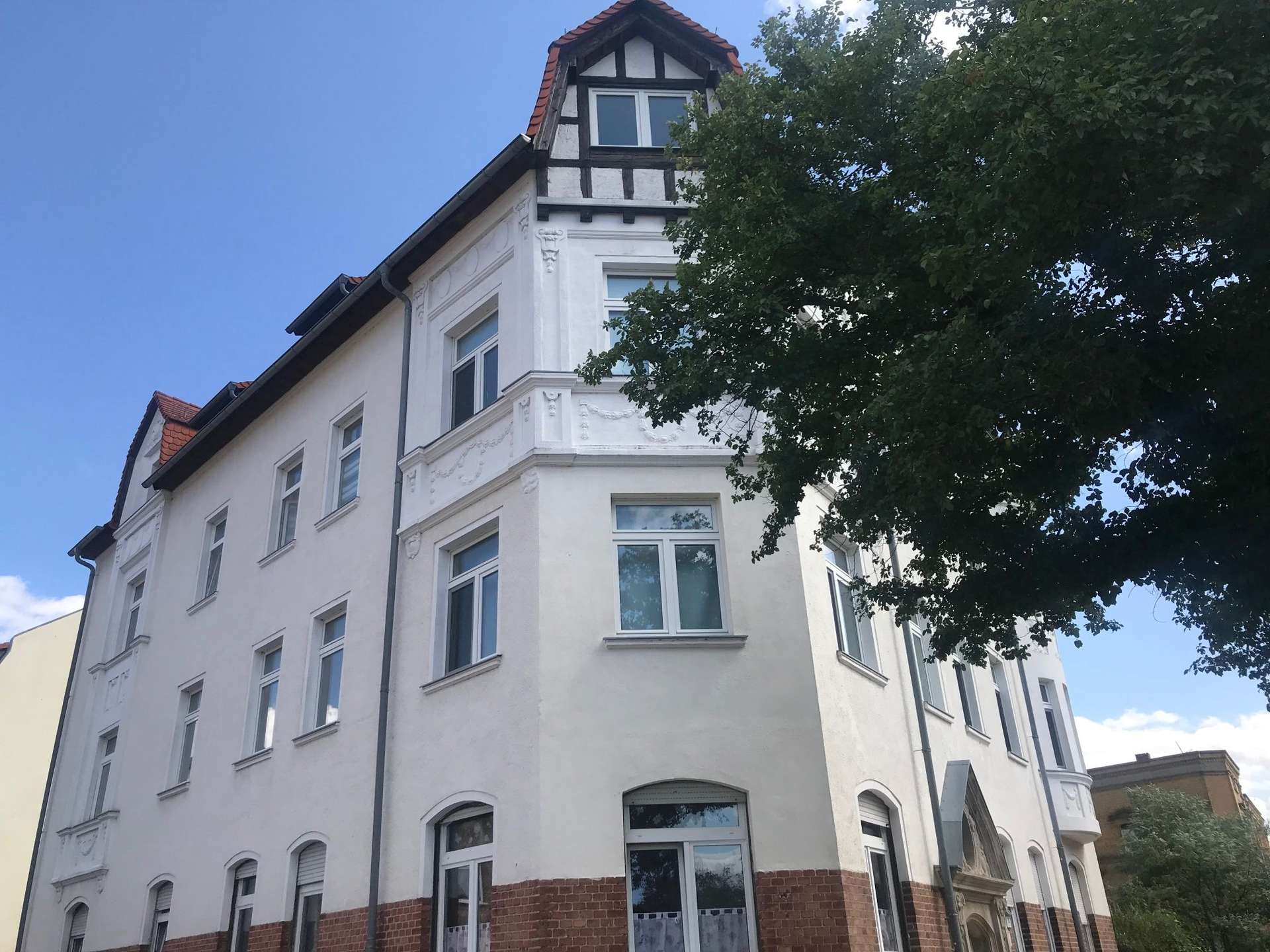Vermietet! Familienfreundliche Wohnung mit Erker und großem Bad mit Fenster an der Elsteraue!