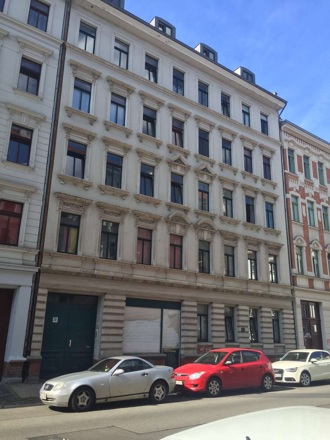 In gepflegter Wohnanlage in beliebter Etage mit Einbauküche! überarbeitet NaL 09.01.17