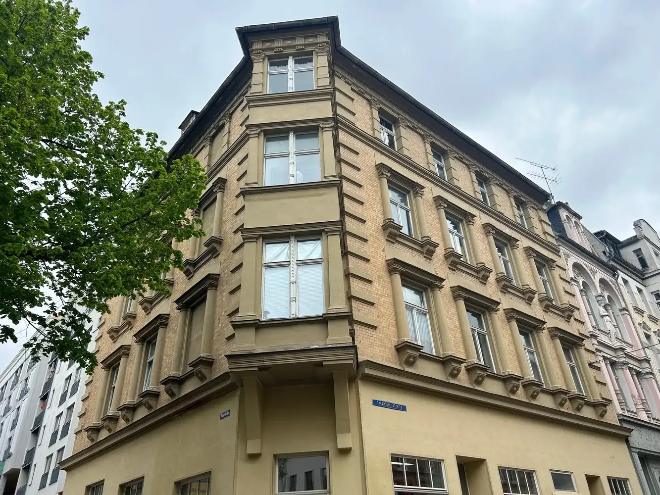 2-Zimmer Dachgeschosswohnung in bester Innenstadtlage!