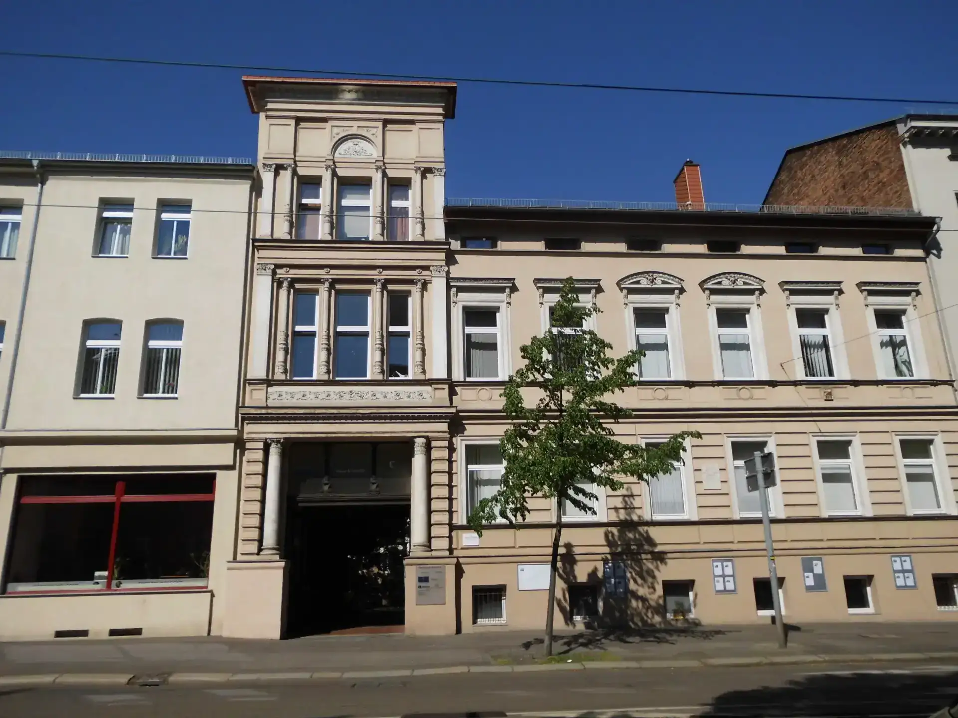 Stilvolle Praxis-/Büroeinheit mit historischem Charme im Herzen von Halle!