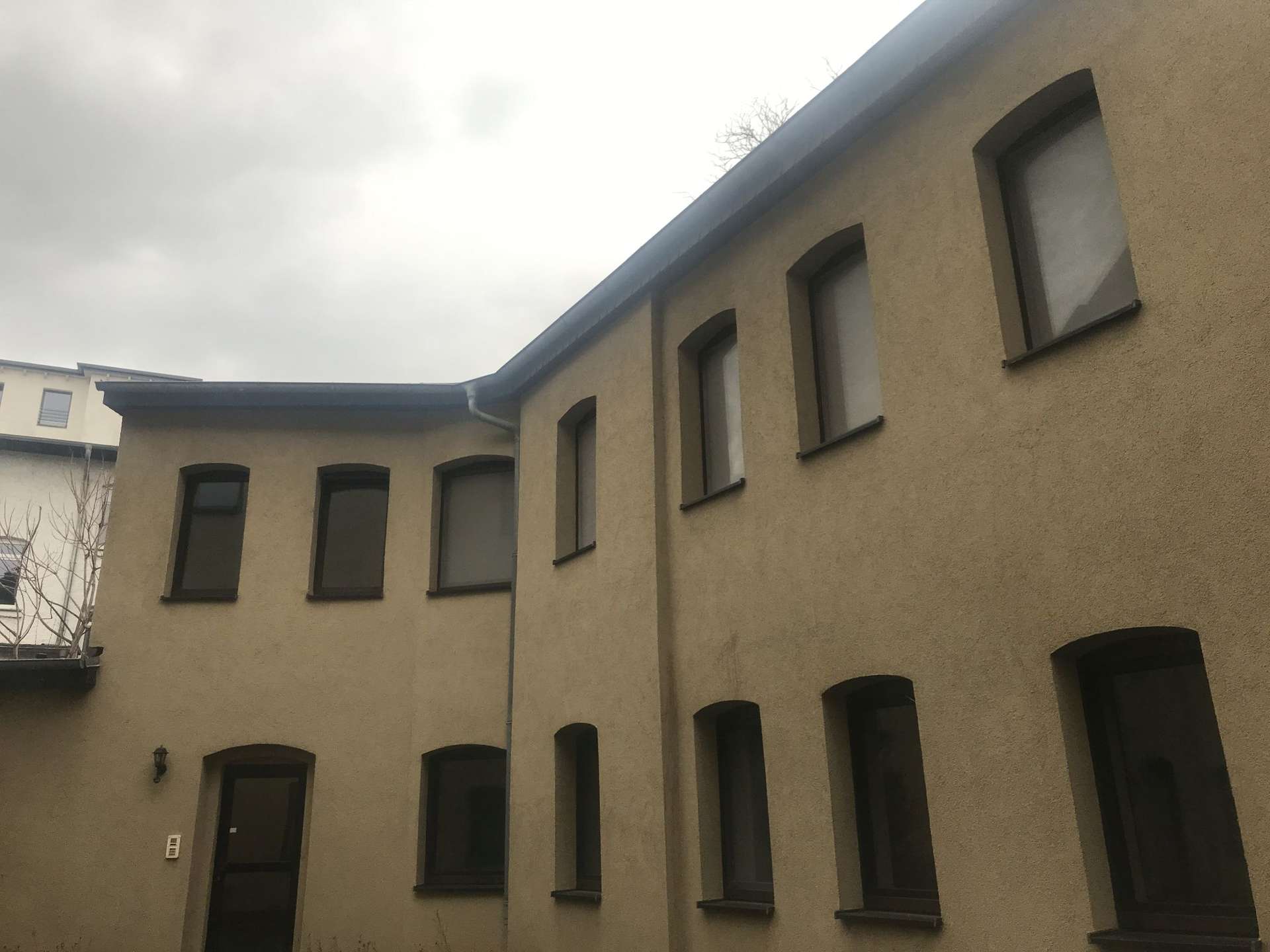 Großzügig geschnittene und ruhig gelegene Wohnung im Hinterhaus!