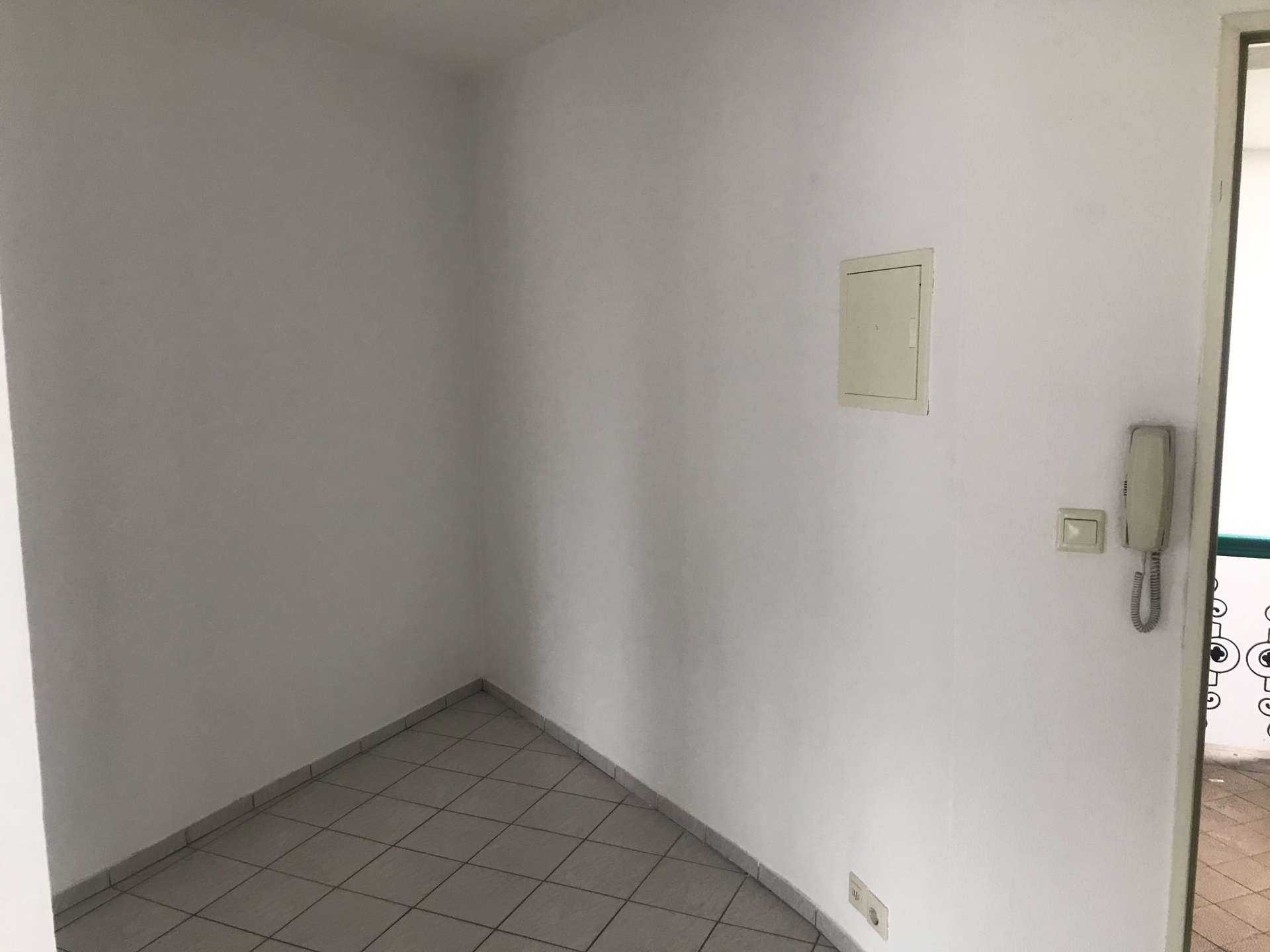 Große Dachgeschoss-Wohnung mit wunderschönem Schnitt in ruhiger Lage!