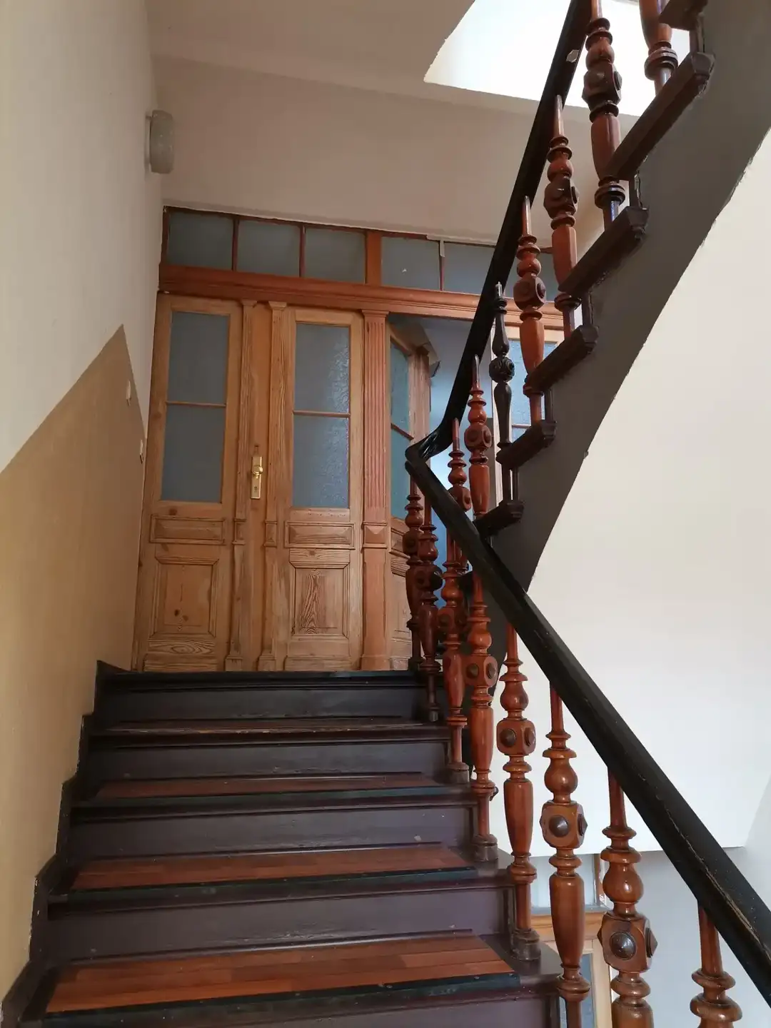 Vermietet! Erstbezug in gemütlichem Apartment mit Sichtbalken & Kochnische in beliebter Lage!