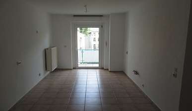 Großes Apartment mit Blick vom Balkon auf grünen Innenhof  im Mühlwegviertel!