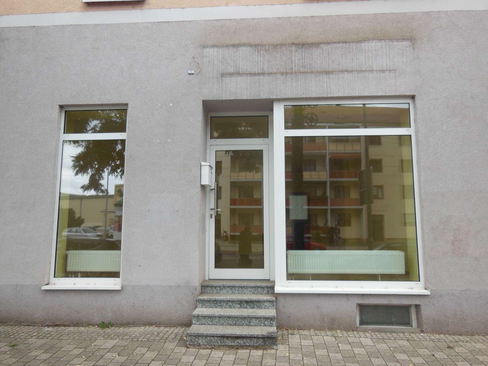 3 Monate Mietfrei! Laden mit großem Schaufenster und Büro! überarbeitet NaL 21.08.17