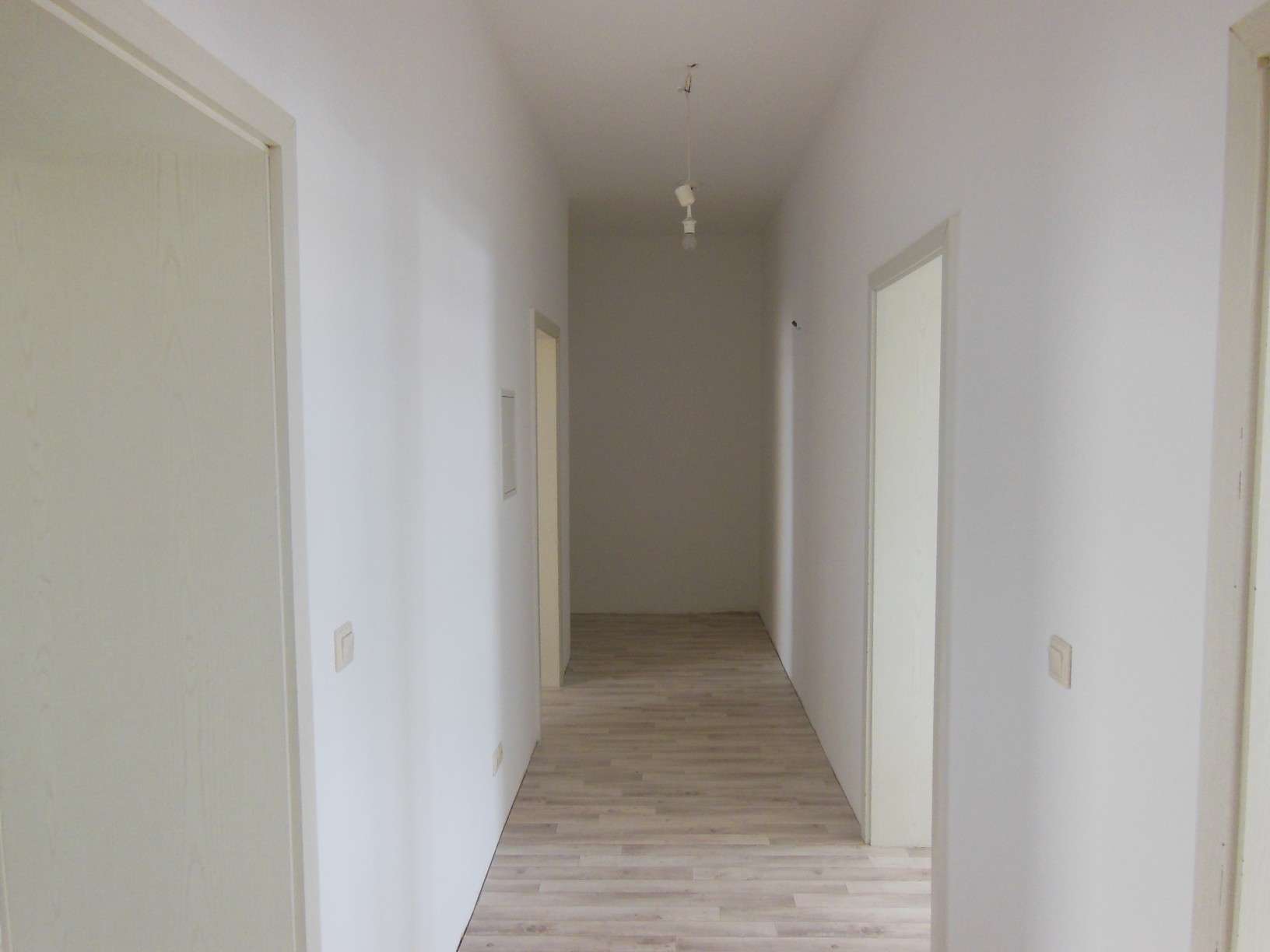 WG geeignet, Balkon und Einbauküche in beliebter Etage!