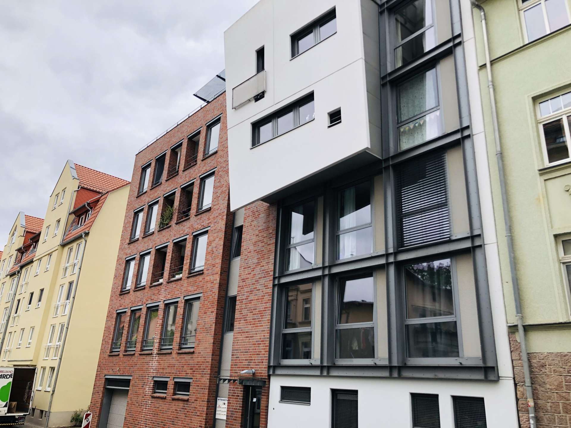 Hochwertig ausgestattete Wohnung mit großer Terrasse, Fußbodenheizung und TG-Stellplatz!