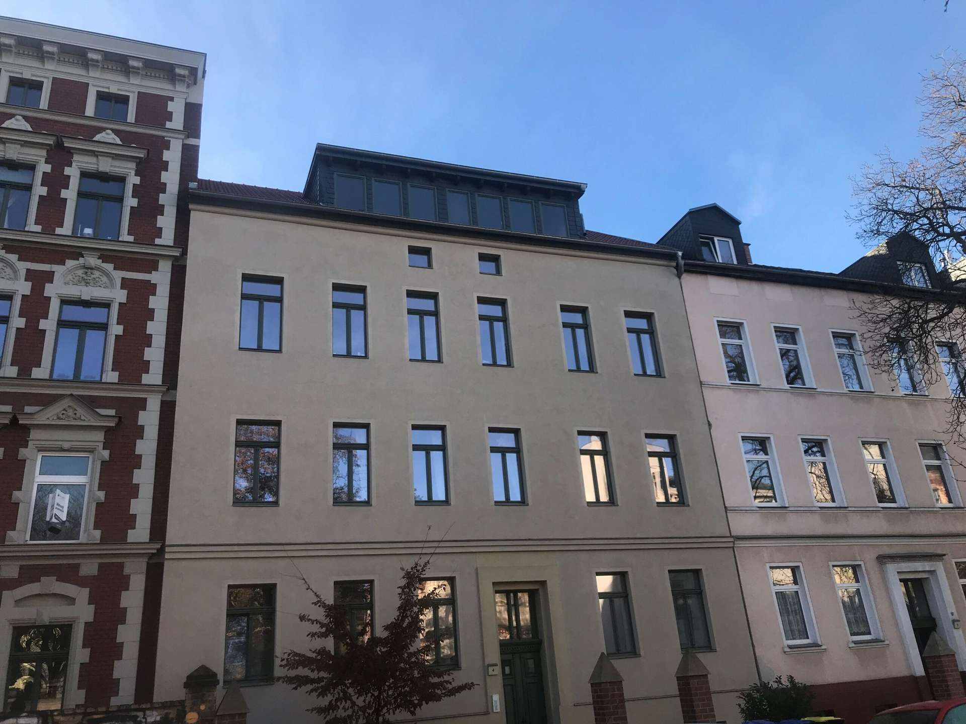 Hier bleiben keine Wünsche offen, Kamin, Balkone, 2 Bäder, Einbauküche...