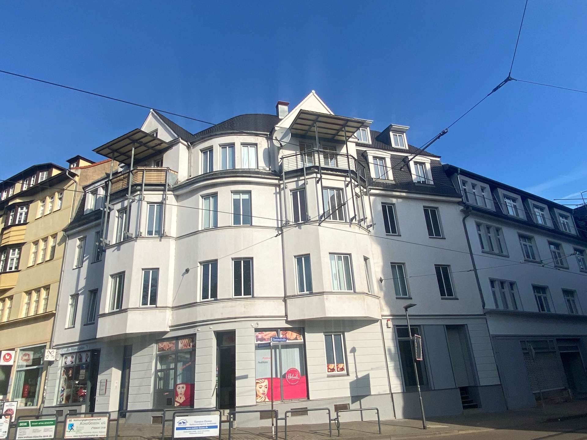 Zwei Etagen voller Möglichkeiten: Wohnen und Arbeiten vereint!