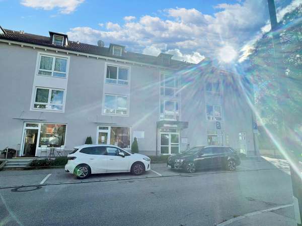 Gewerbeeinheit in unmittelbarer Nähe zum S-Bhf. Stockdorf