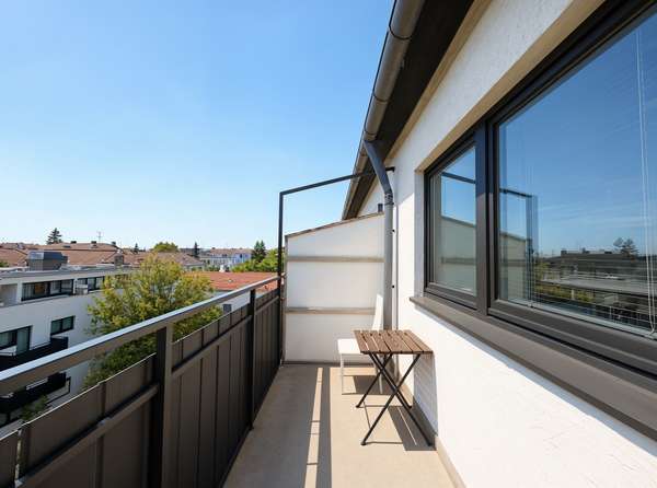 Gepflegte 1-Zimmer-Wohnung mit Balkon und Duplex-Stellplatz in München-Milbertshofen