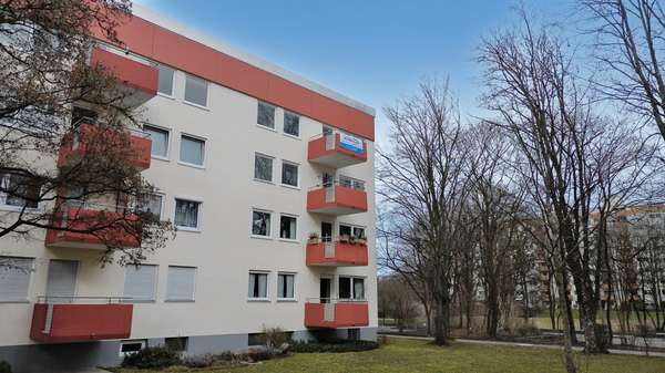 Juwel: Gestalten Sie Ihr perfektes Zuhause nach Ihren Wünschen - 5 - Zimmer-Wohnung mit Potential