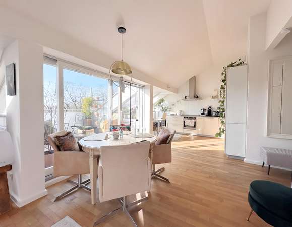 Traumhafte Dachgeschoß Wohnung in sehr ruhiger lage