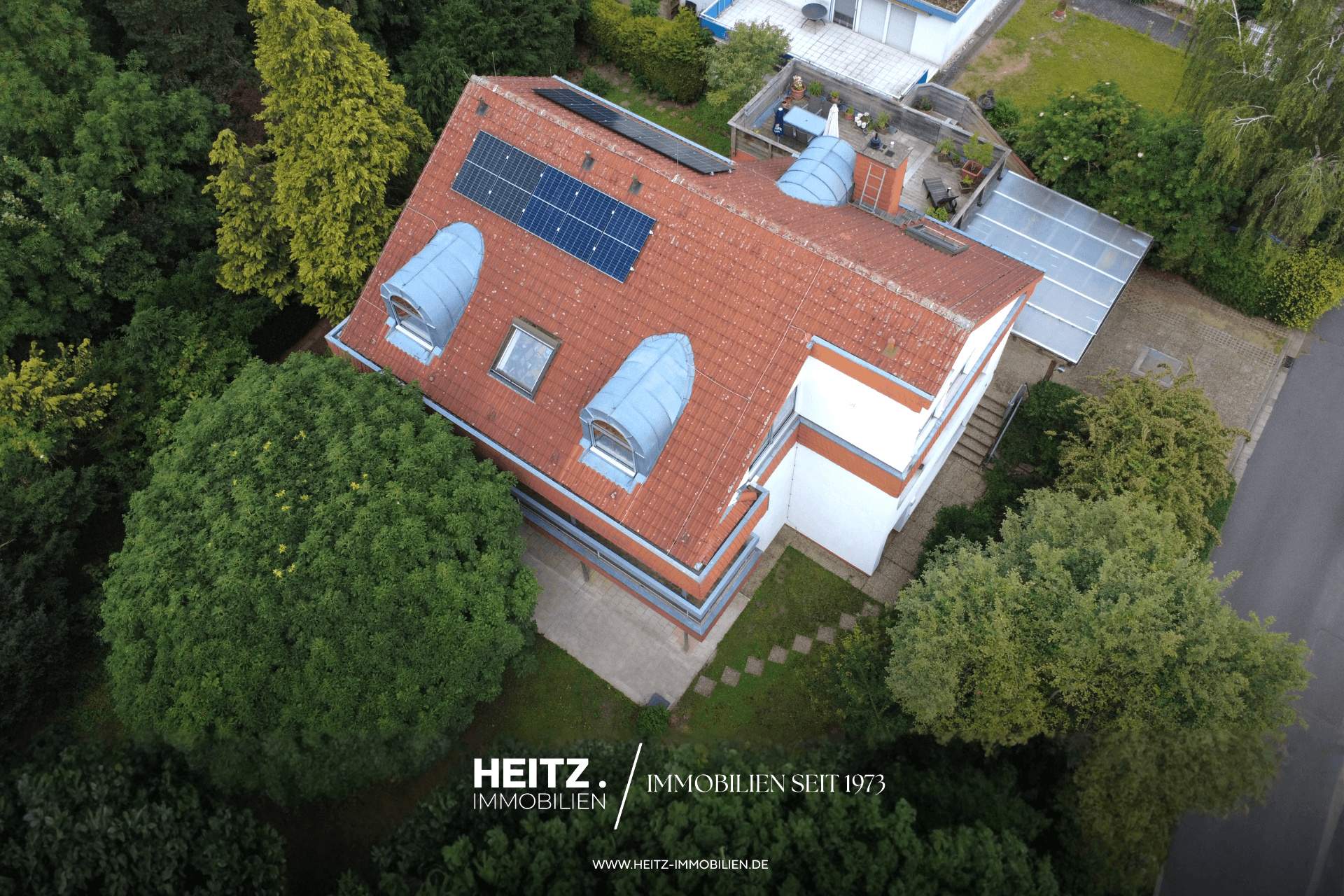 Freistehendes Architektenhaus Bad Nauheim Schwalheim – Titelbild Außenansicht