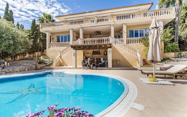 freistehende mediterrane Traumvilla