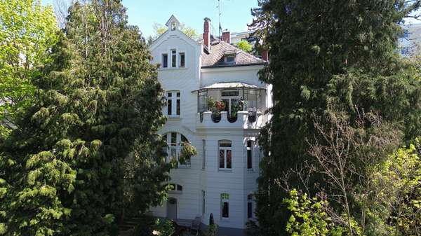 Historische Jugendstilvilla unter Denkmalschutz mit fünf exklusiven Wohneinheiten