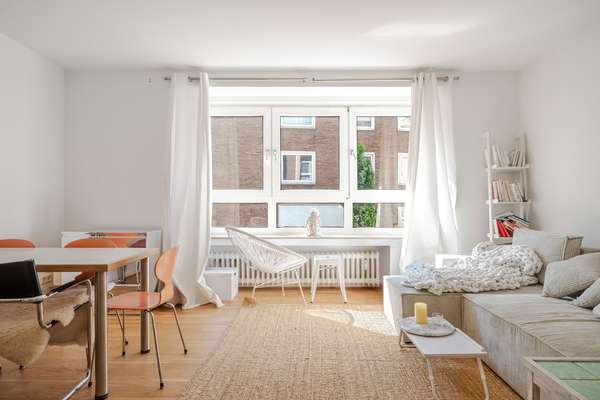 Top sanierte vermietete 2-Zimmer Wohnung in Düsseldorf-Pempelfort (inkl. Einbauküche)