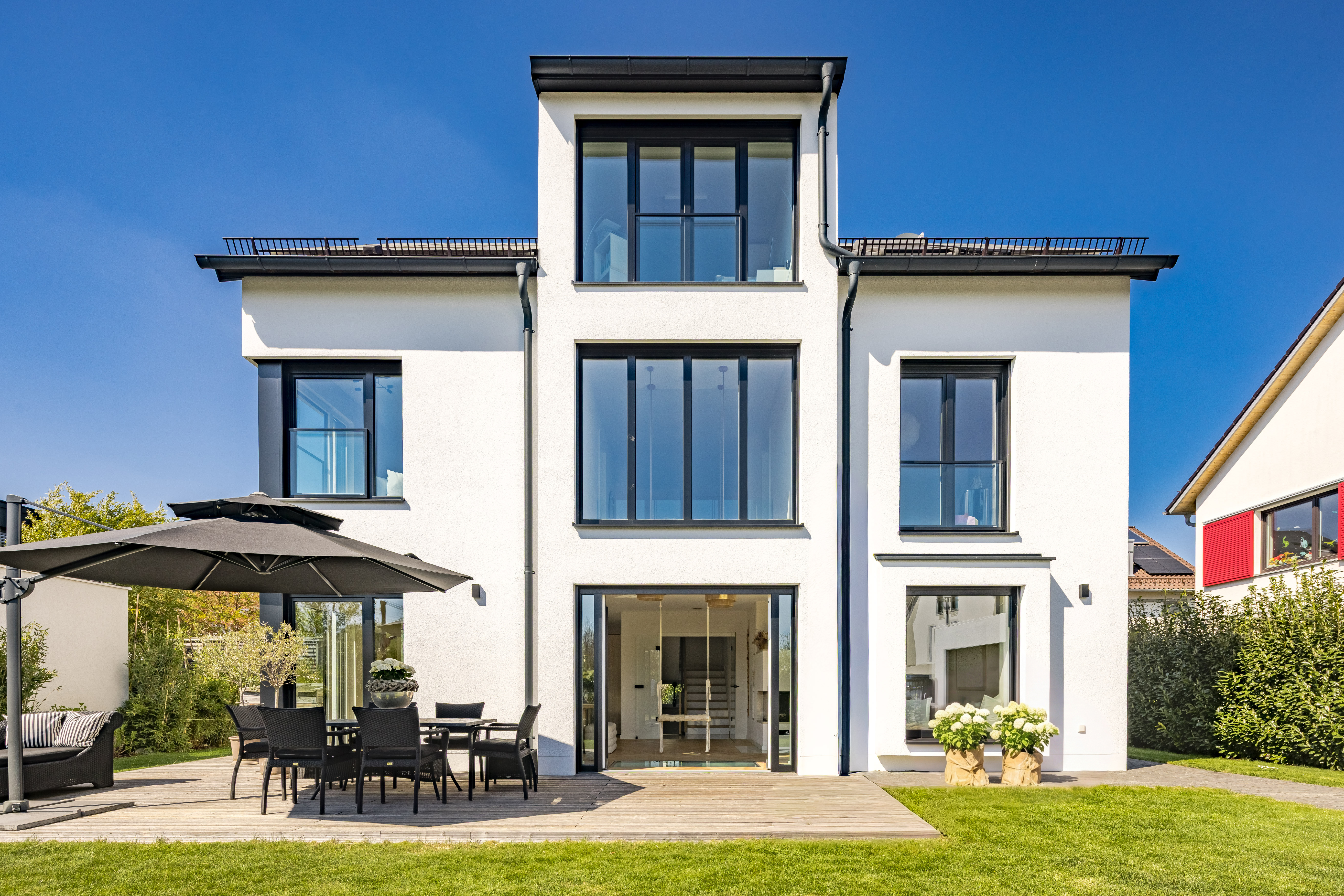 5 Bedroom Single Family Home/House's Image 14
