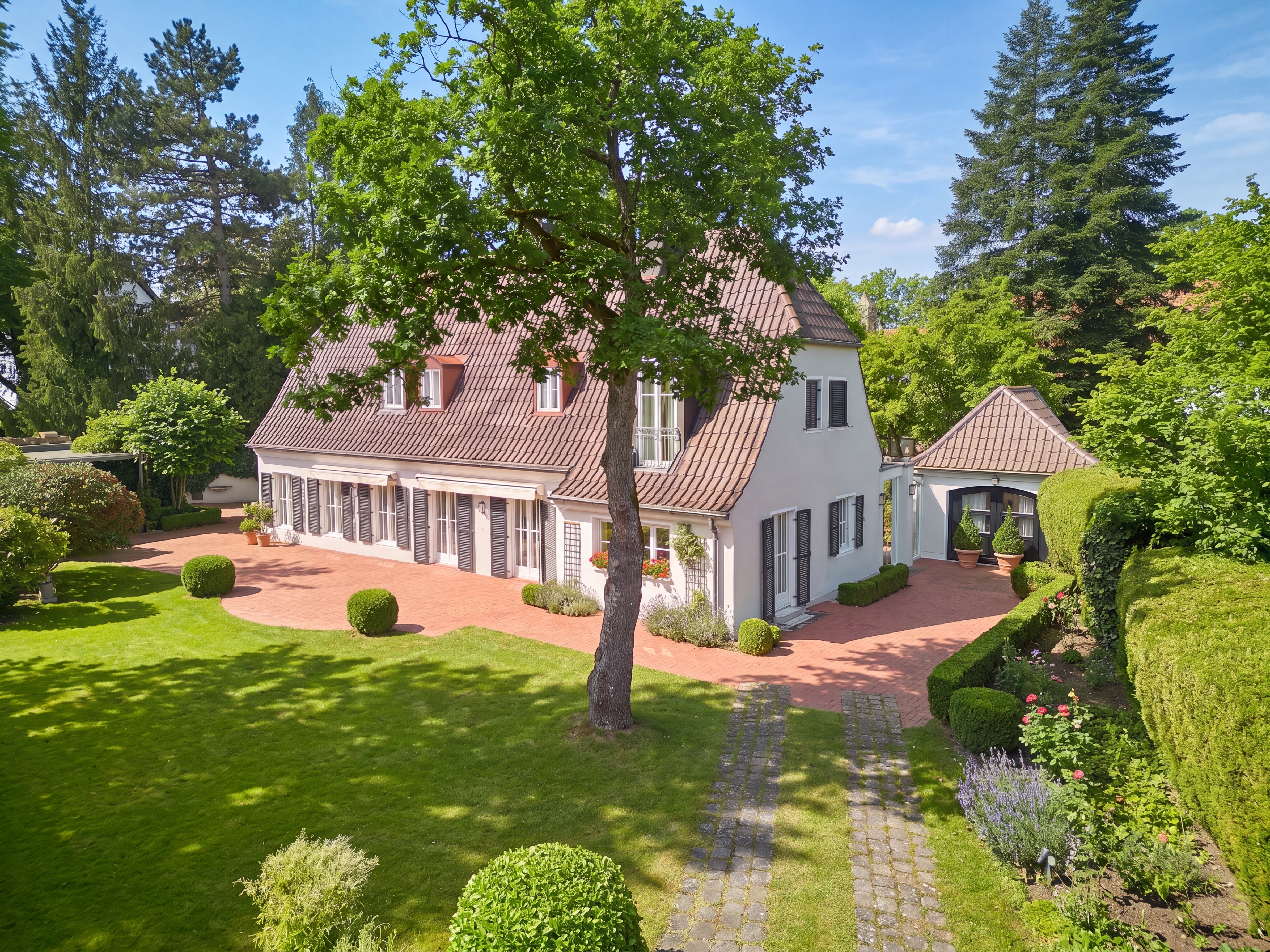 3 Bedroom Villa/Townhouse's Image 3
