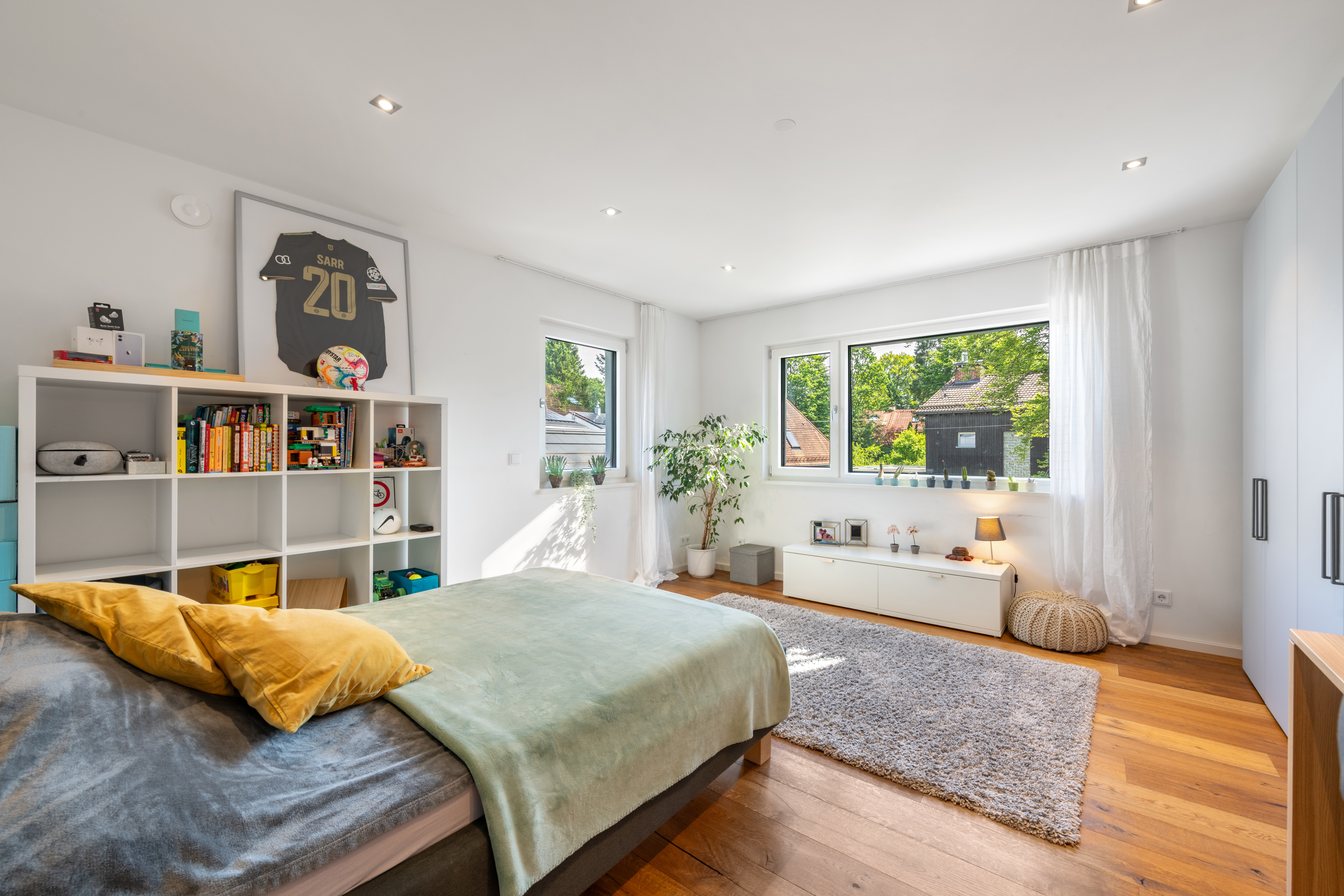 4 Bedroom Single Family Home/House's Image 4