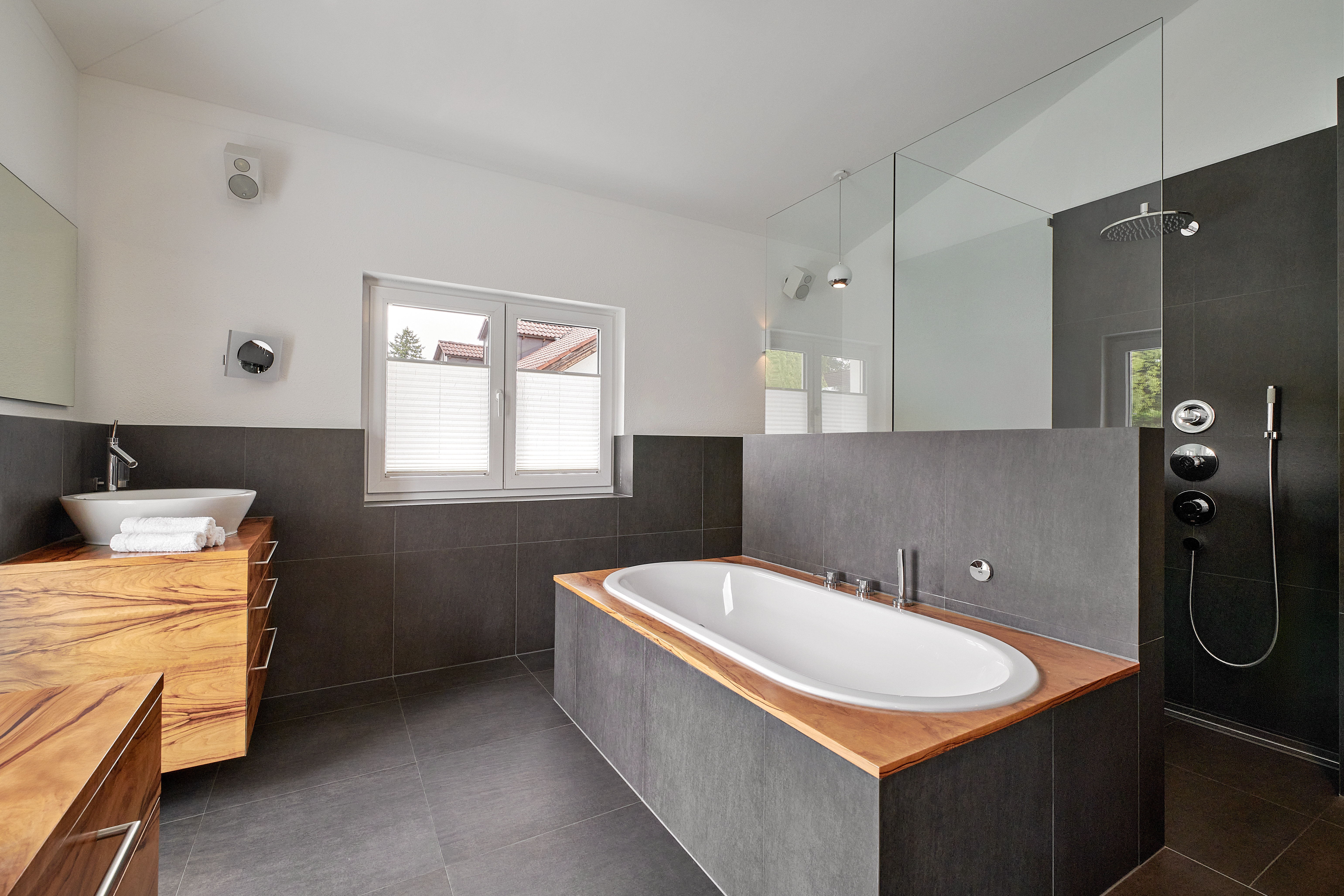 2 Bedroom Other's Image 3