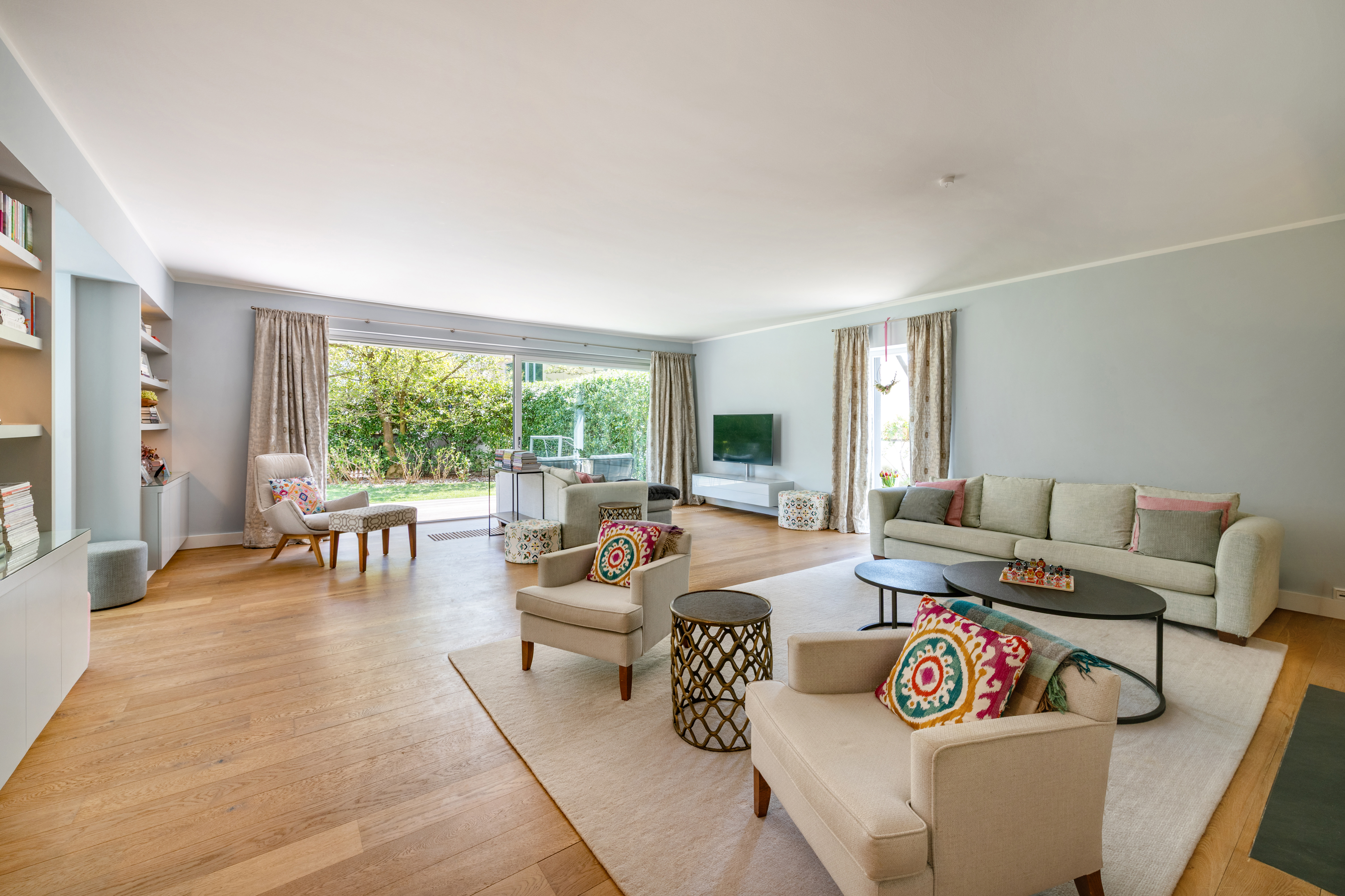 5 Bedroom Single Family Home/House's Image 5