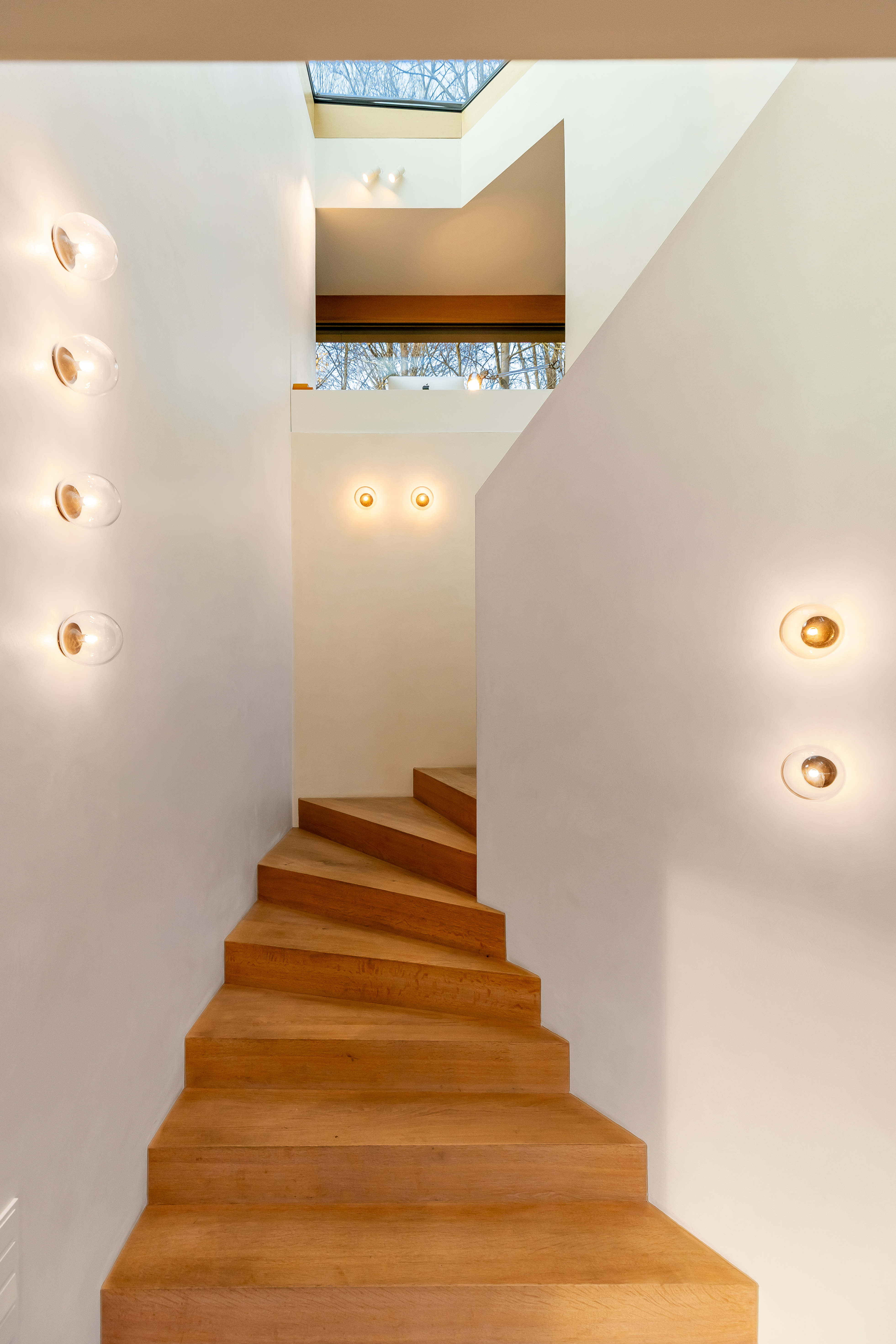 4 Bedroom Single Family Home/House's Image 4