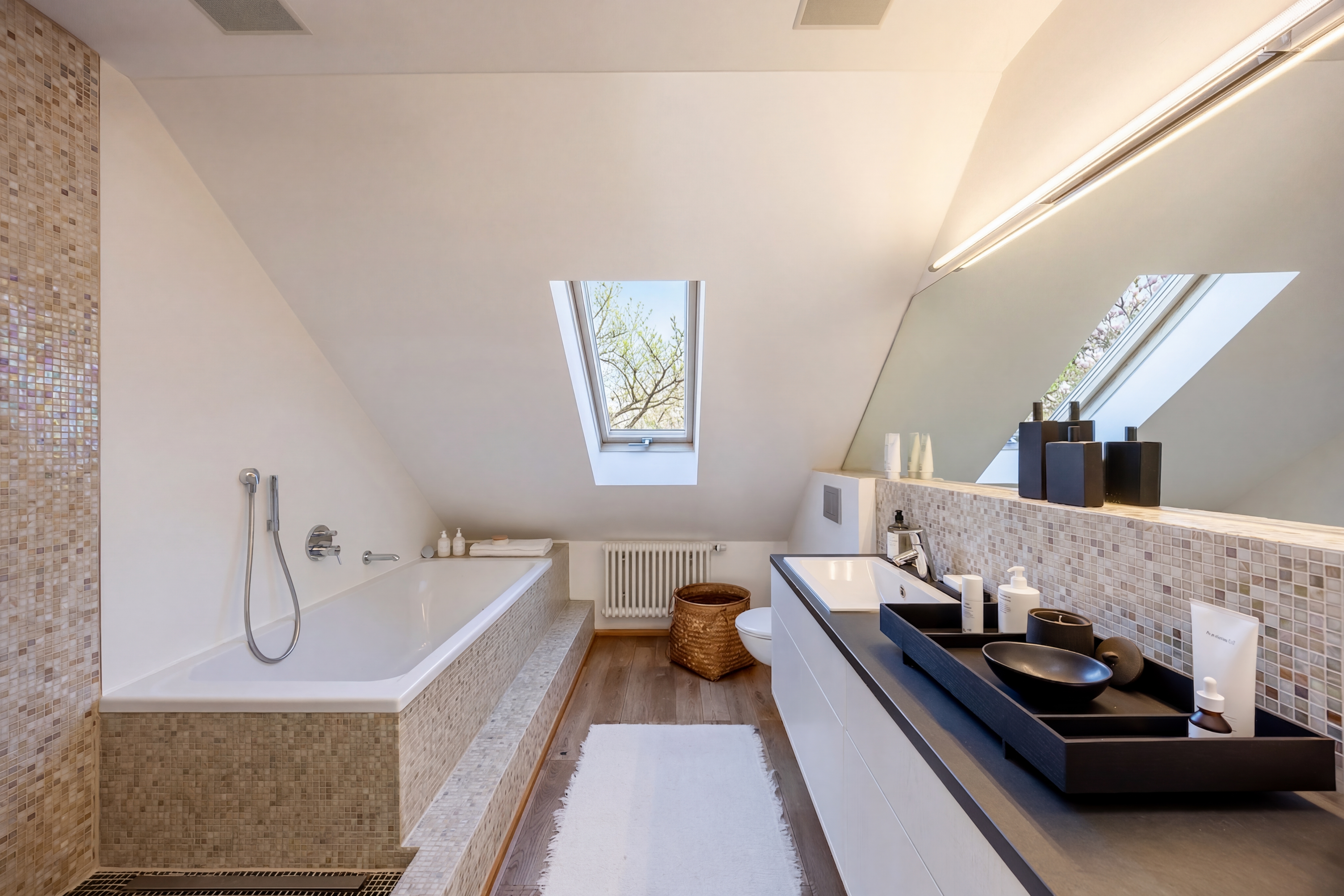 5 Bedroom Villa/Townhouse's Image 3