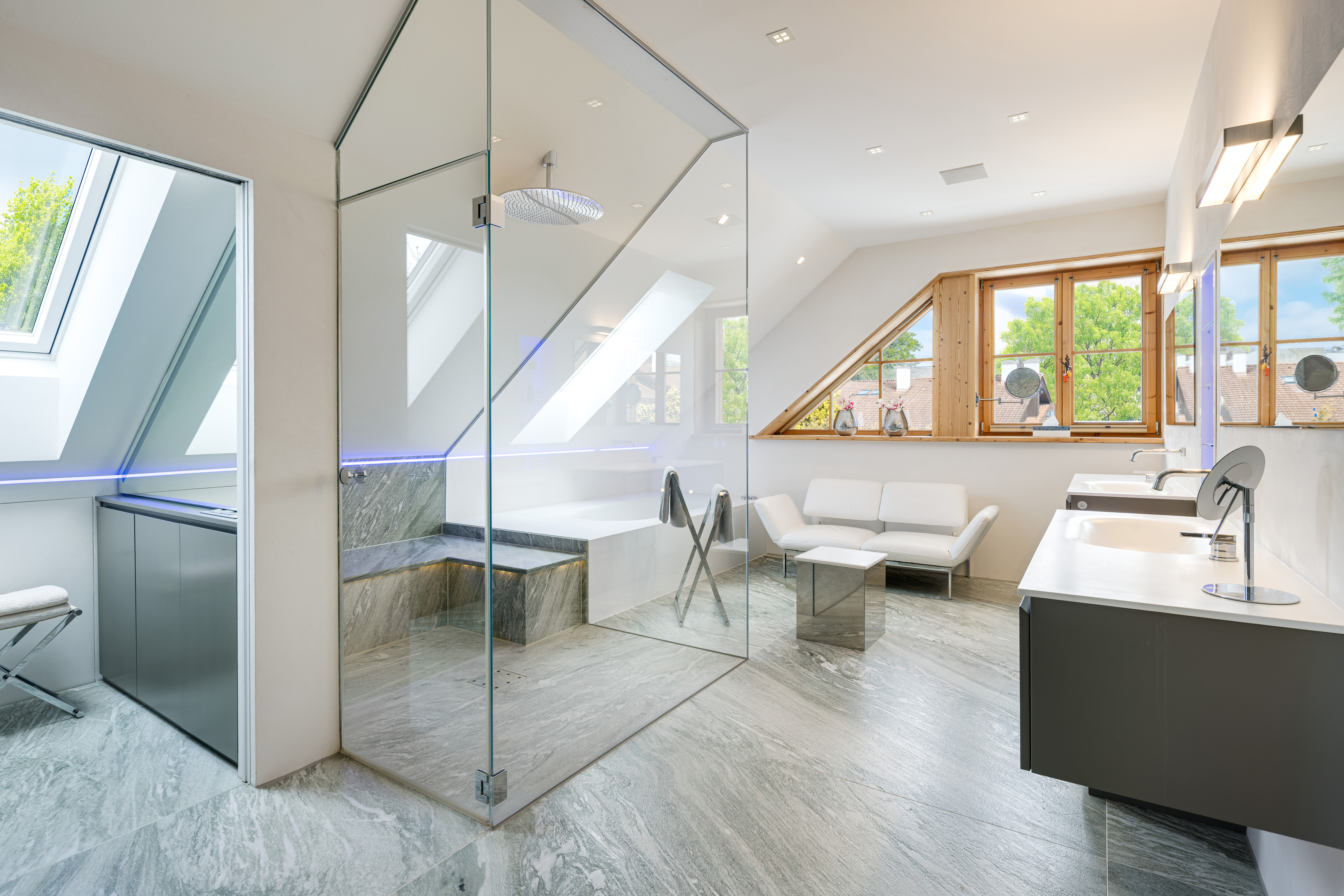 6 Bedroom Villa/Townhouse's Image 3
