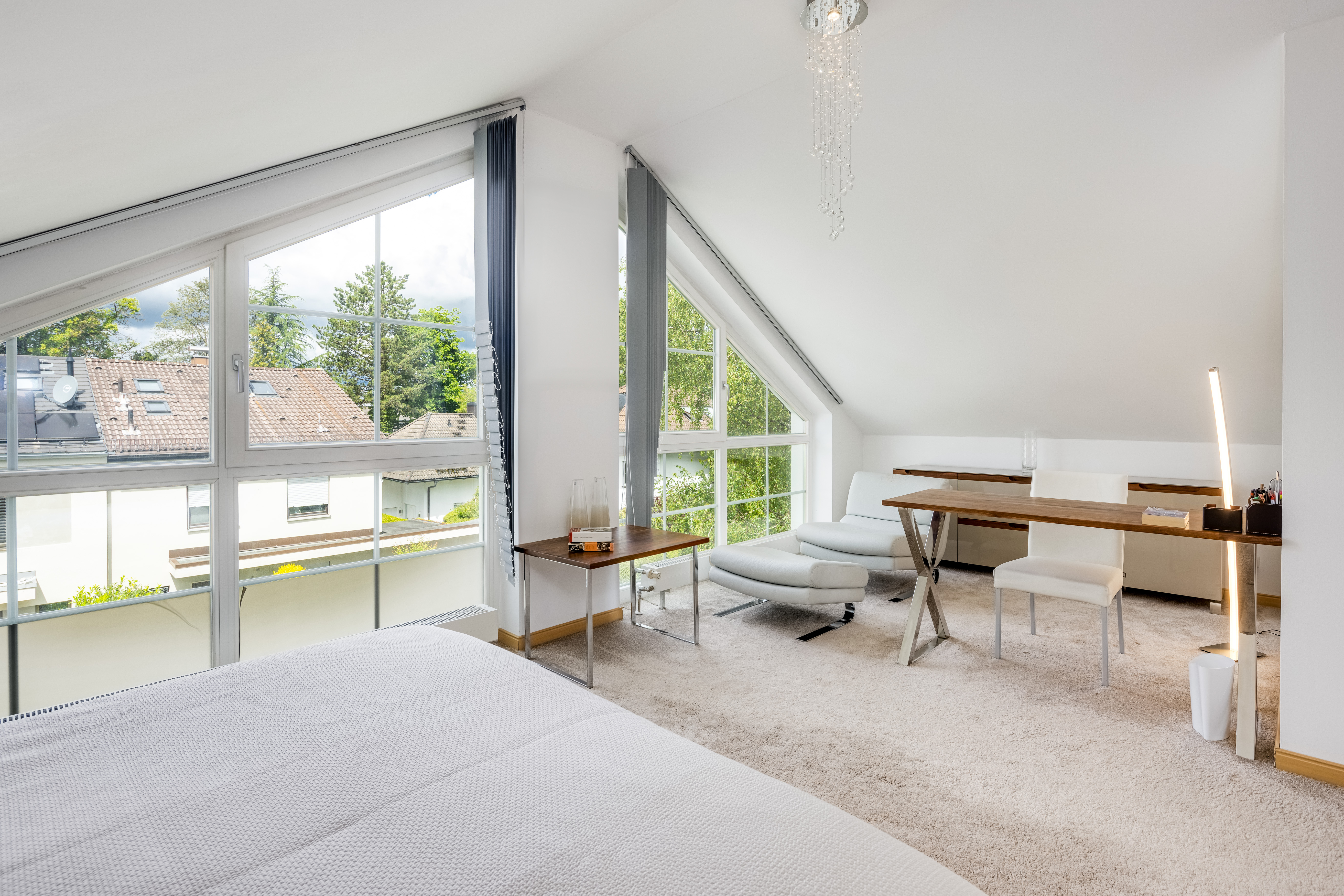 5 Bedroom Single Family Home/House's Image 8