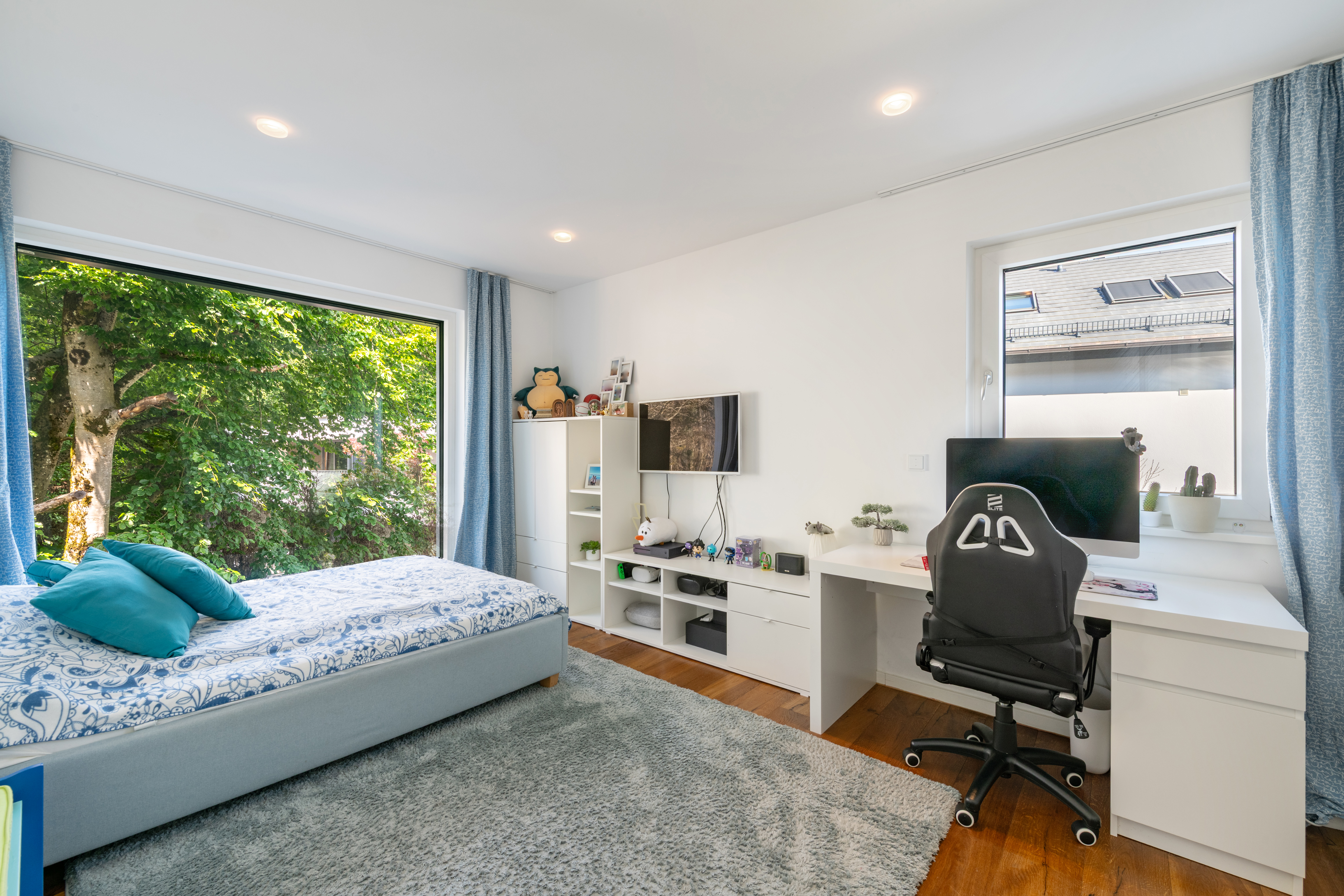 4 Bedroom Single Family Home/House's Image 5