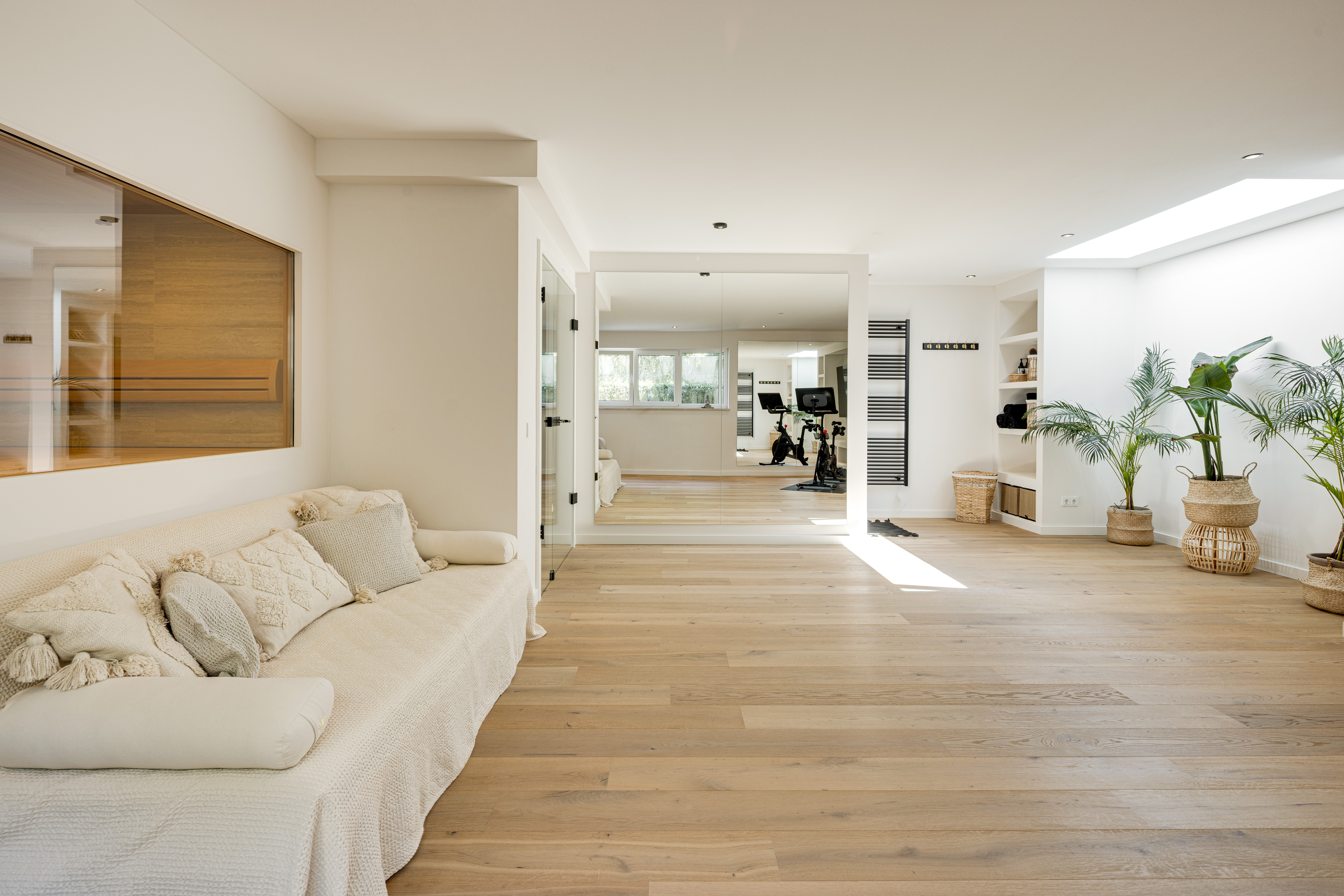 5 Bedroom Single Family Home/House's Image 12