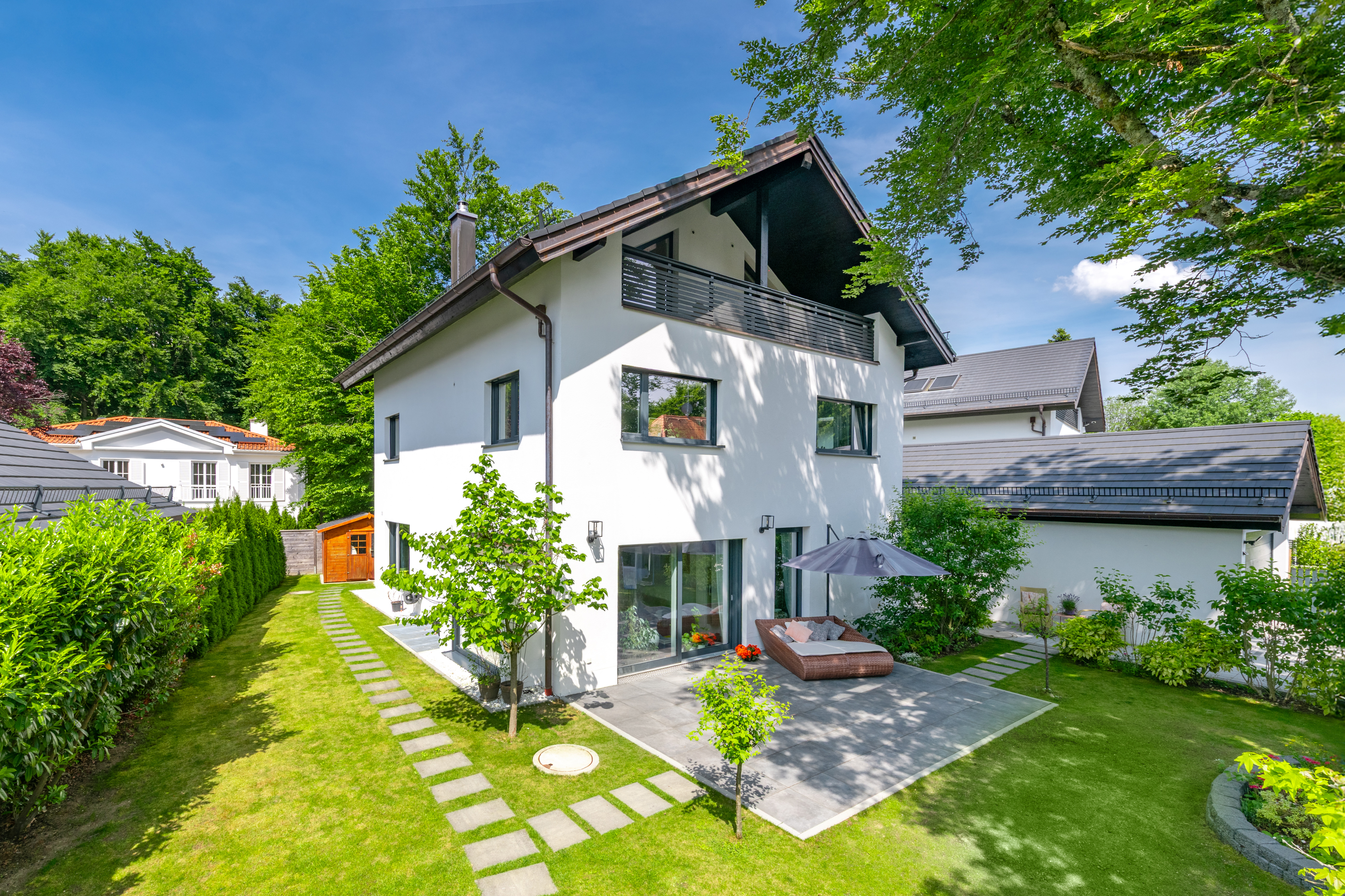 4 Bedroom Single Family Home/House's Image 9