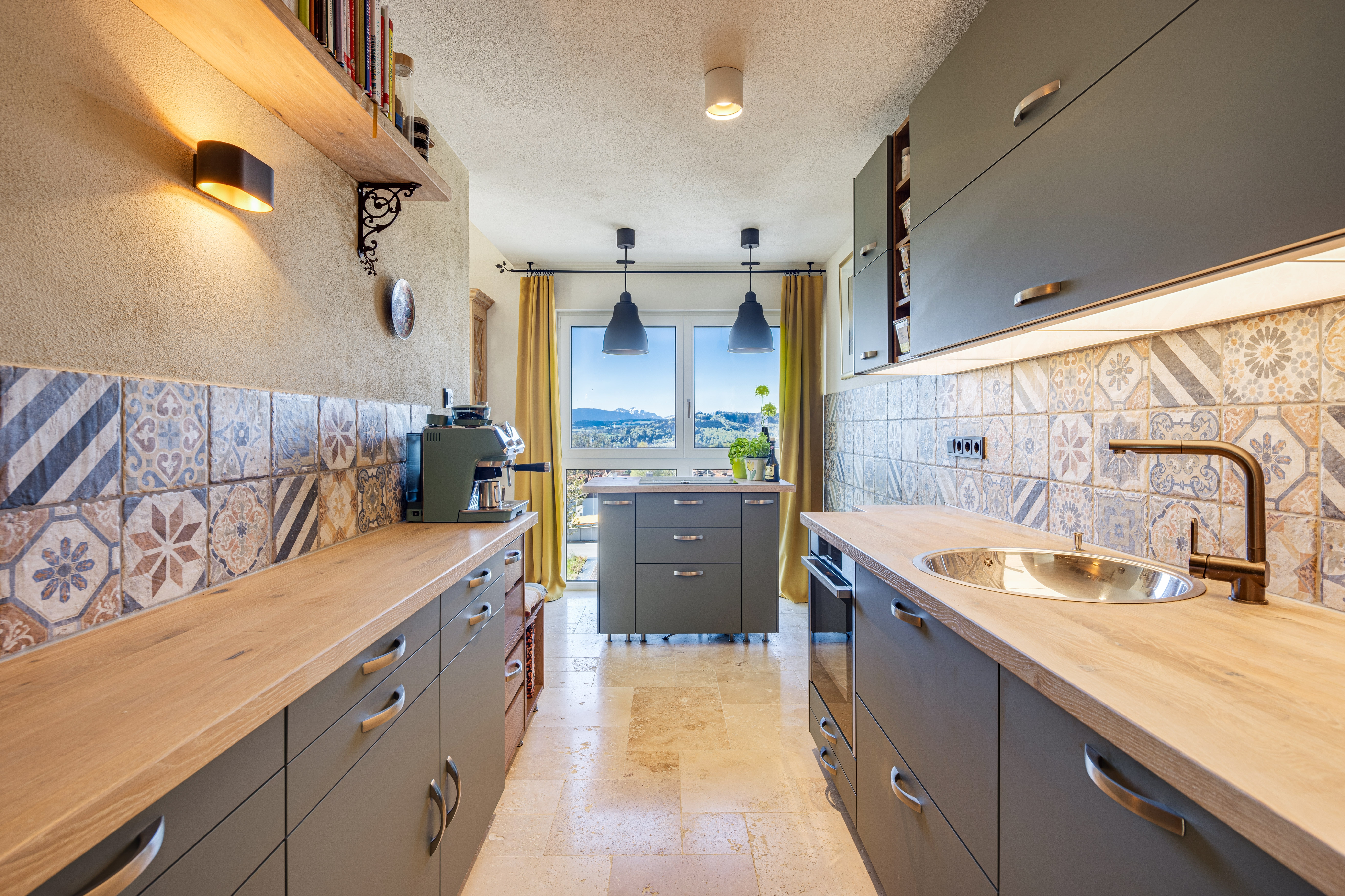 3 Bedroom Single Family Home/House's Image 4