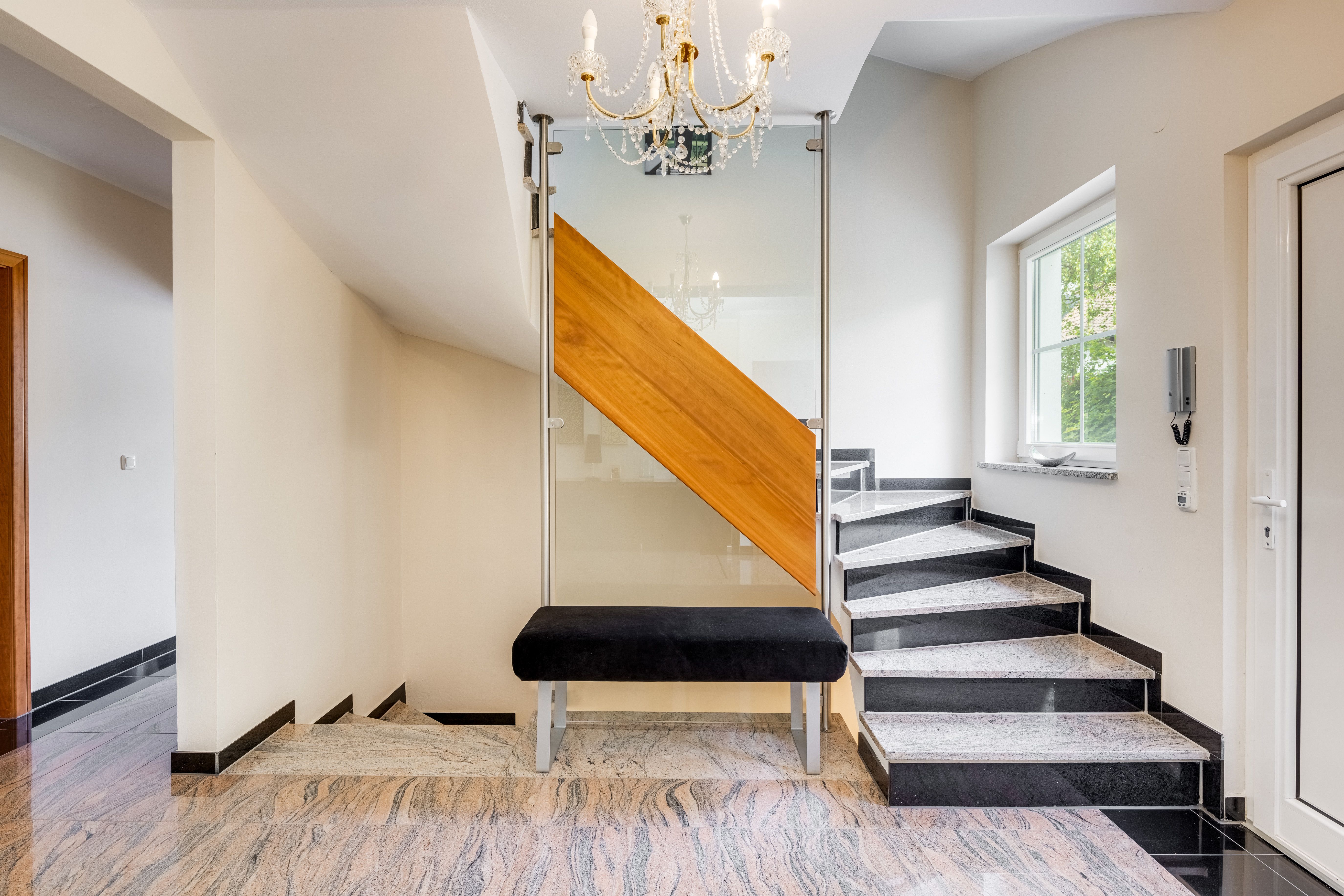5 Bedroom Single Family Home/House's Image 7