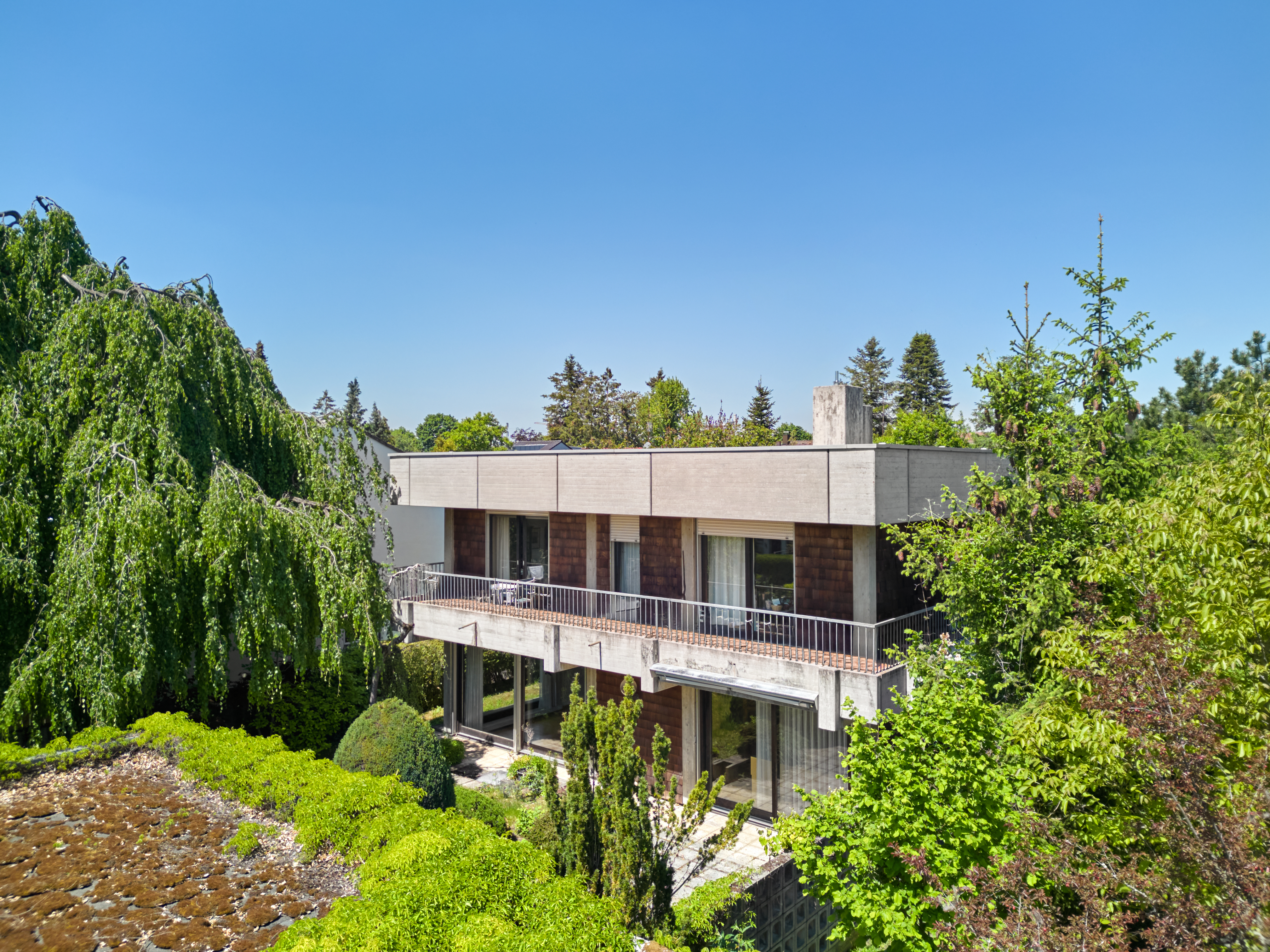 5 Bedroom Single Family Home/House's Image 6