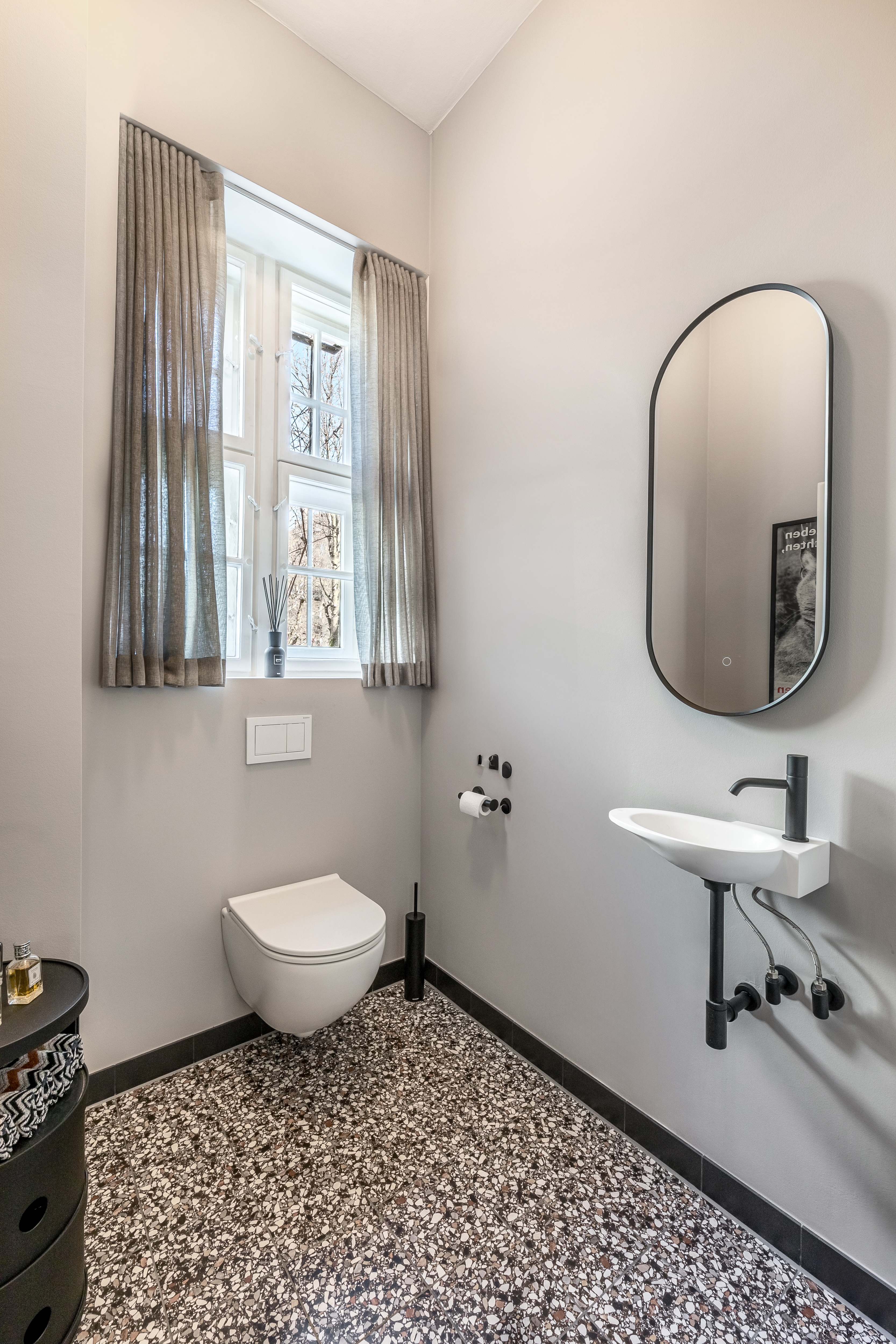 Apartment/Flat's Image 11