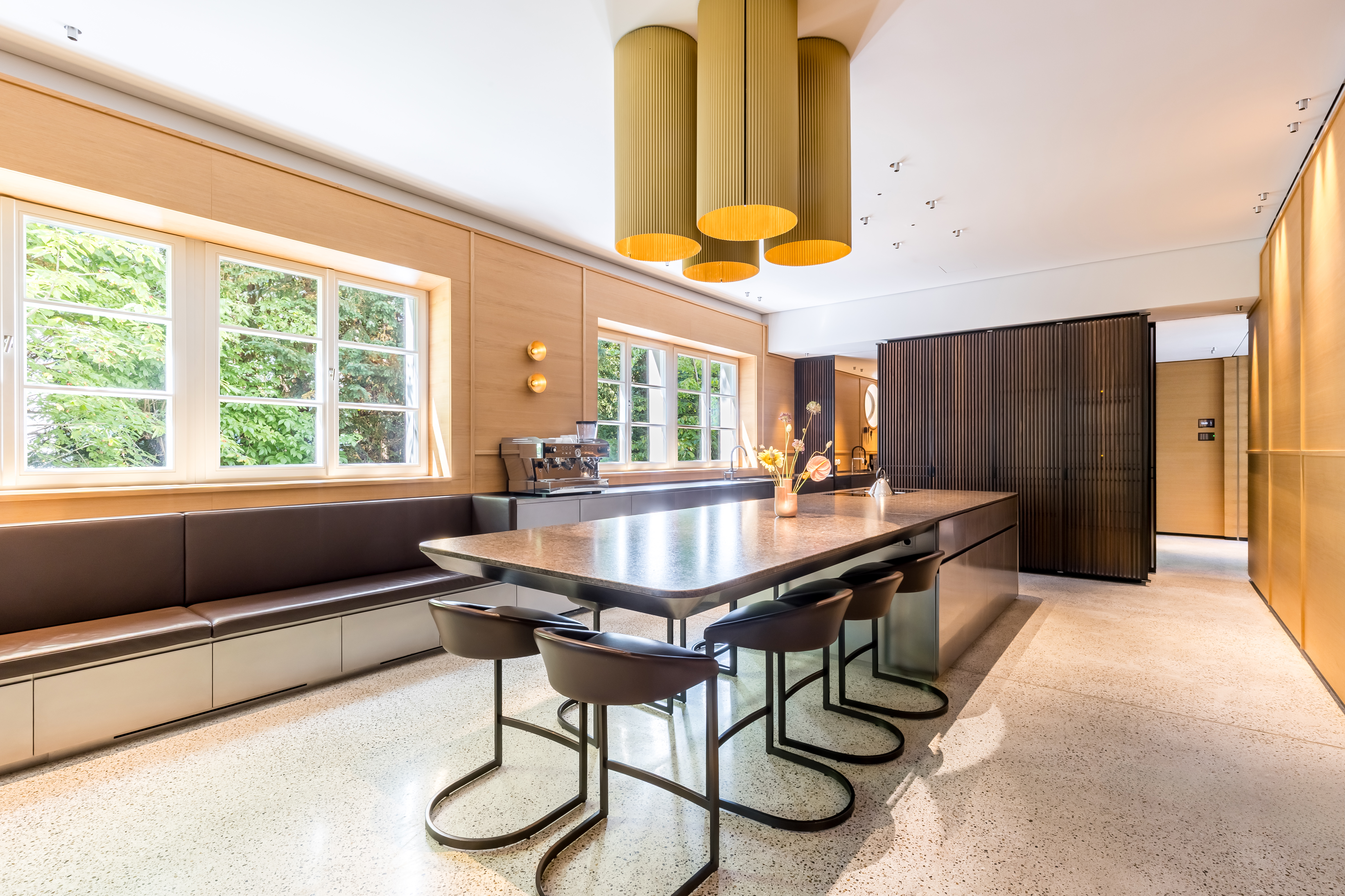 Single Family Home/House's Image 3