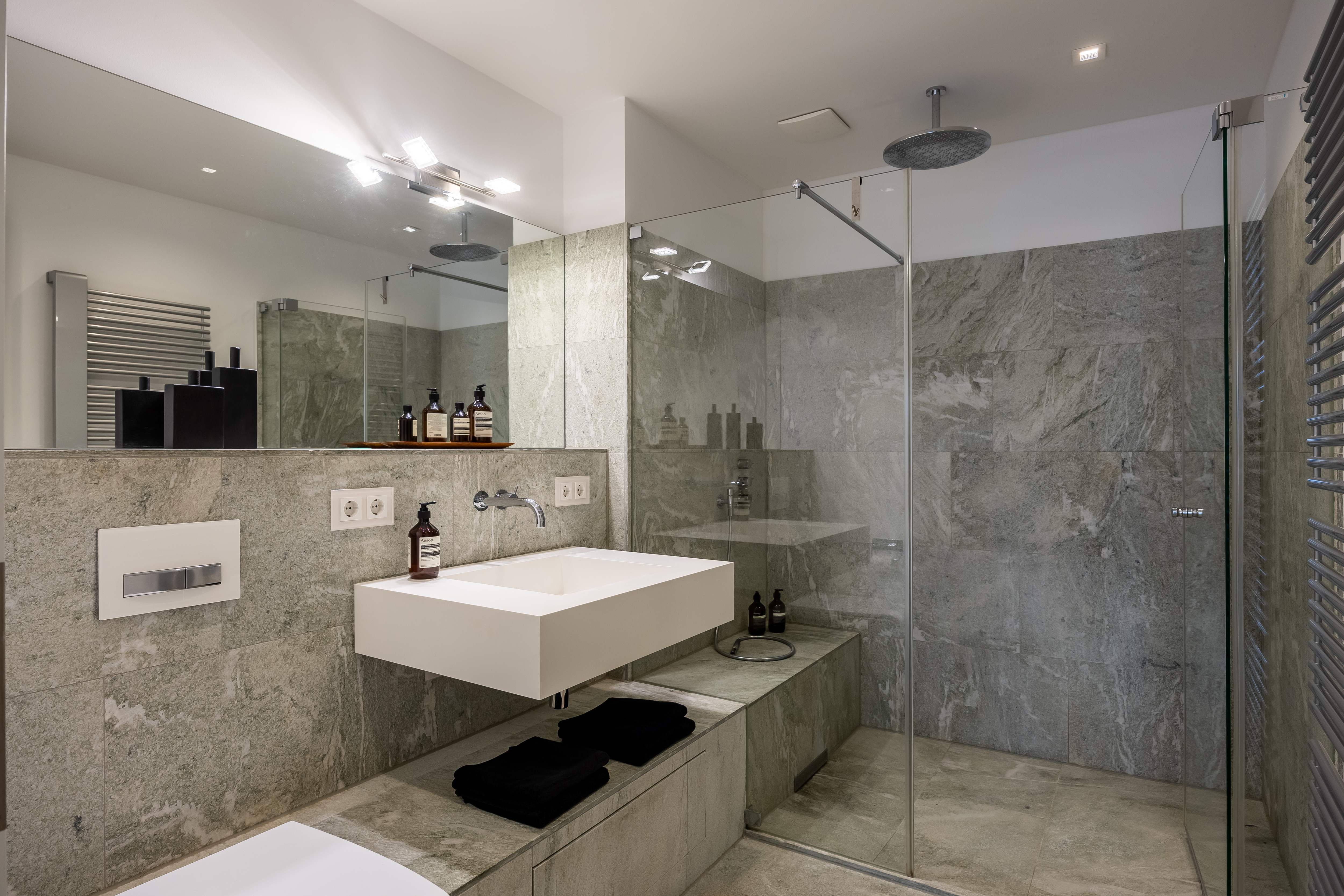 2 Bedroom Apartment/Flat's Image 7