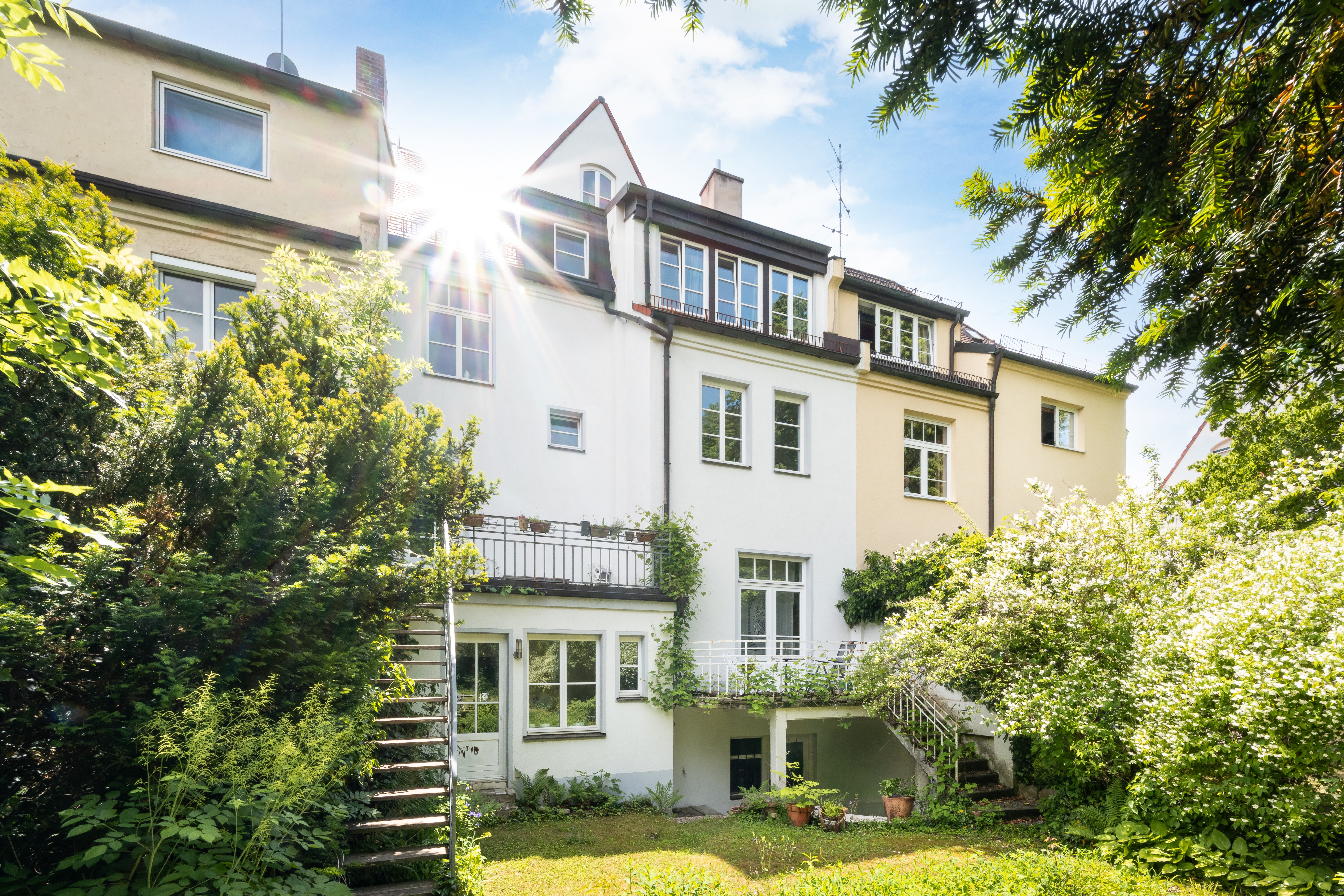 6 Bedroom Villa/Townhouse's Image 8