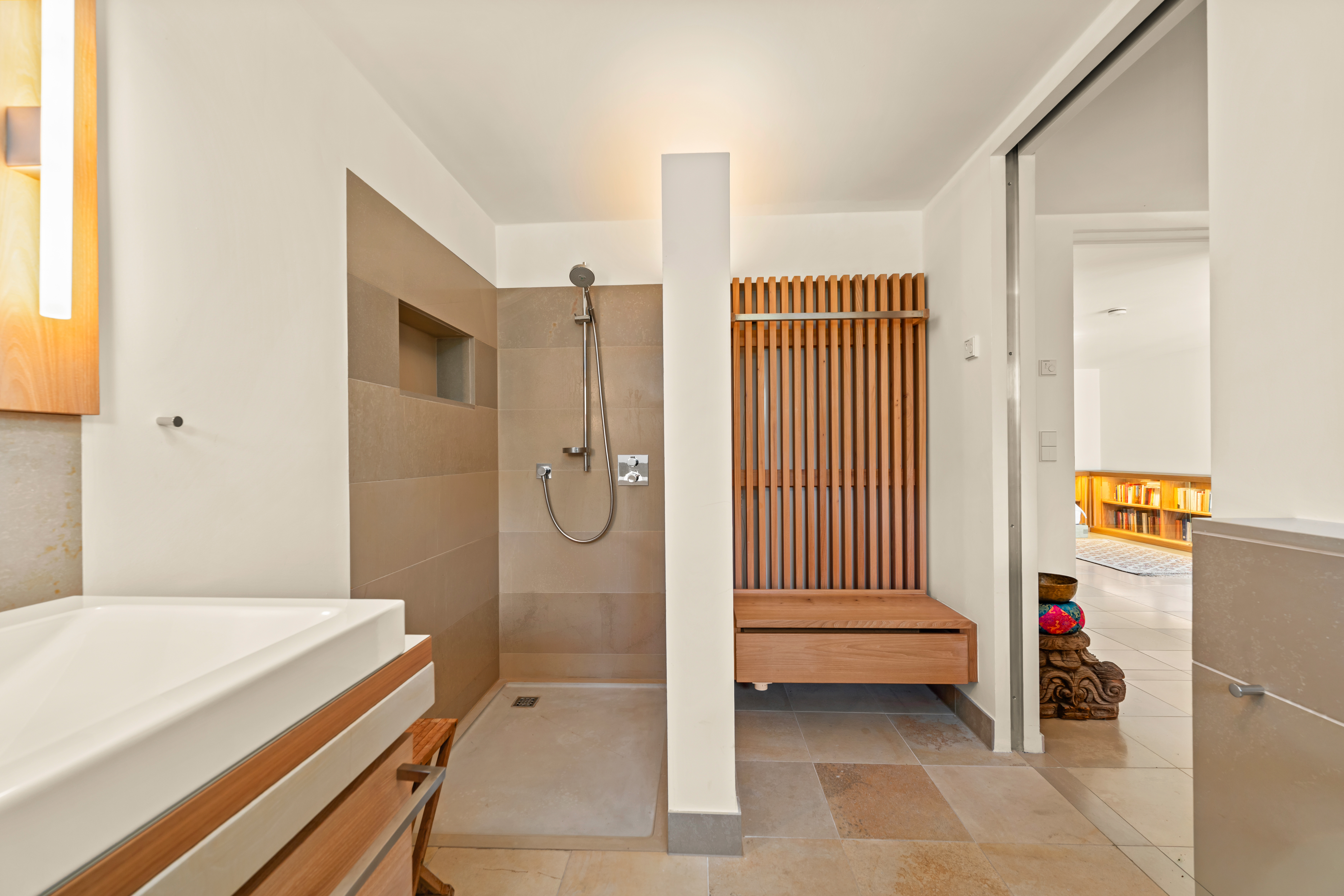 7 Bedroom Villa/Townhouse's Image 9