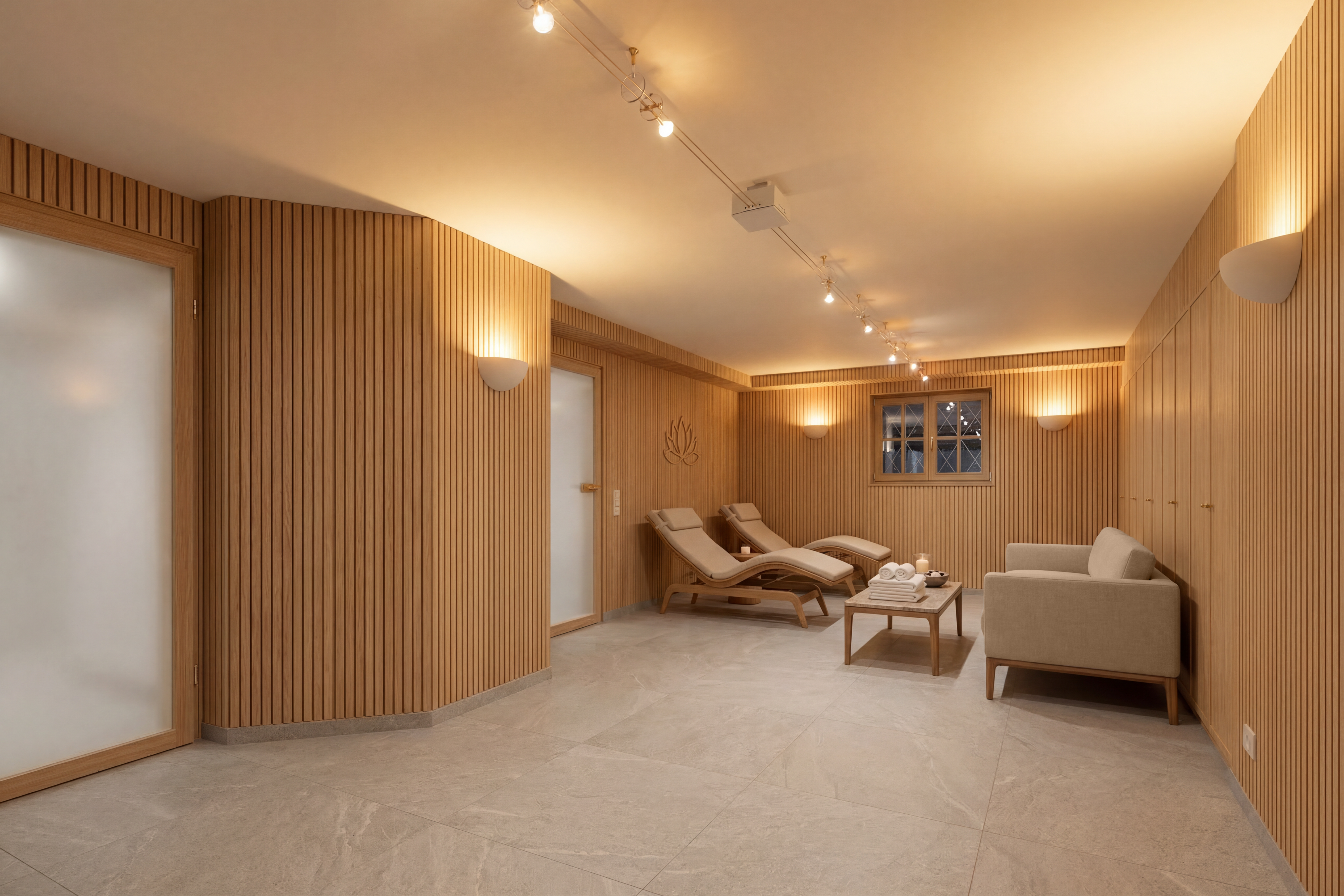 6 Bedroom Single Family Home/House's Image 12