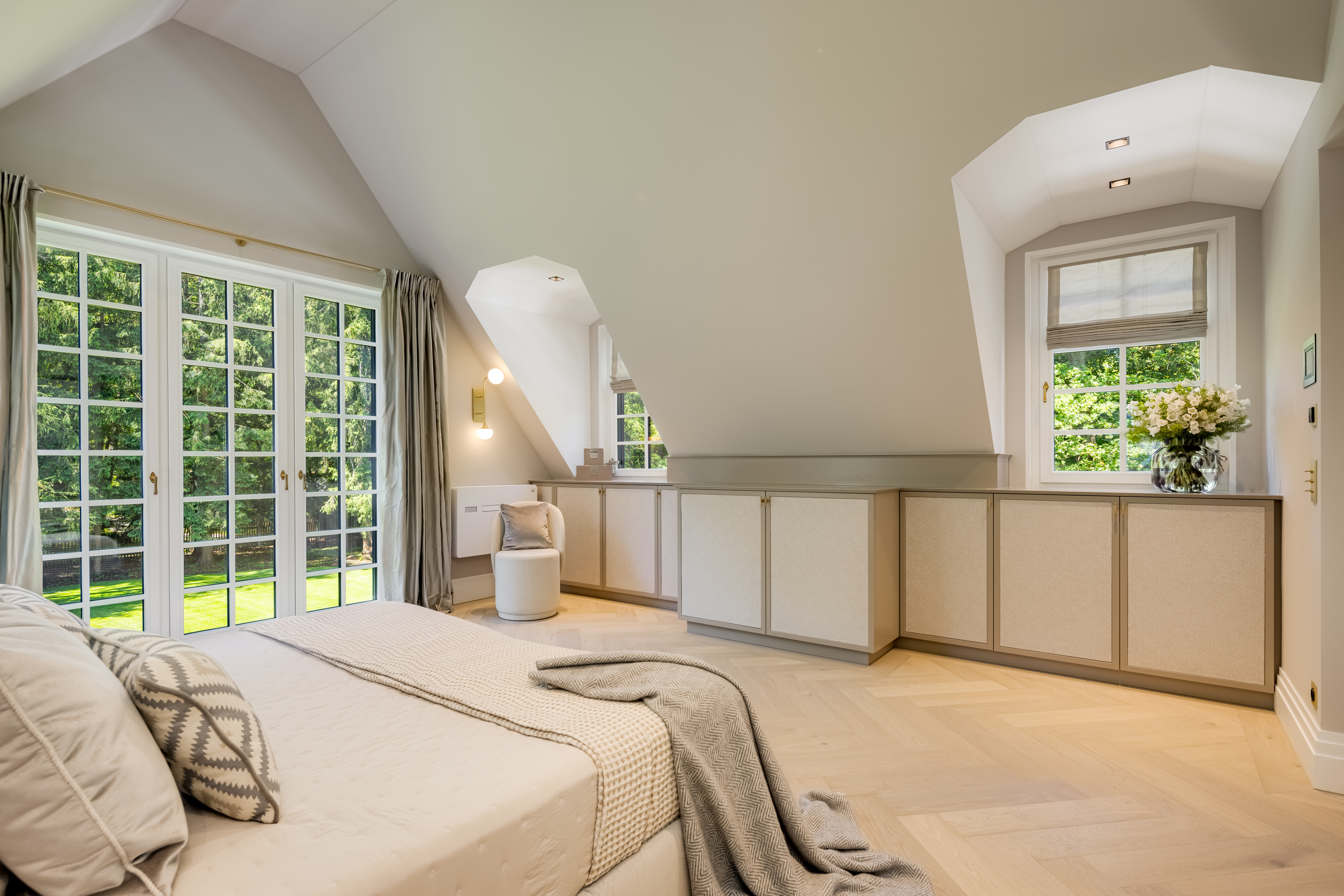 4 Bedroom Single Family Home/House's Image 4
