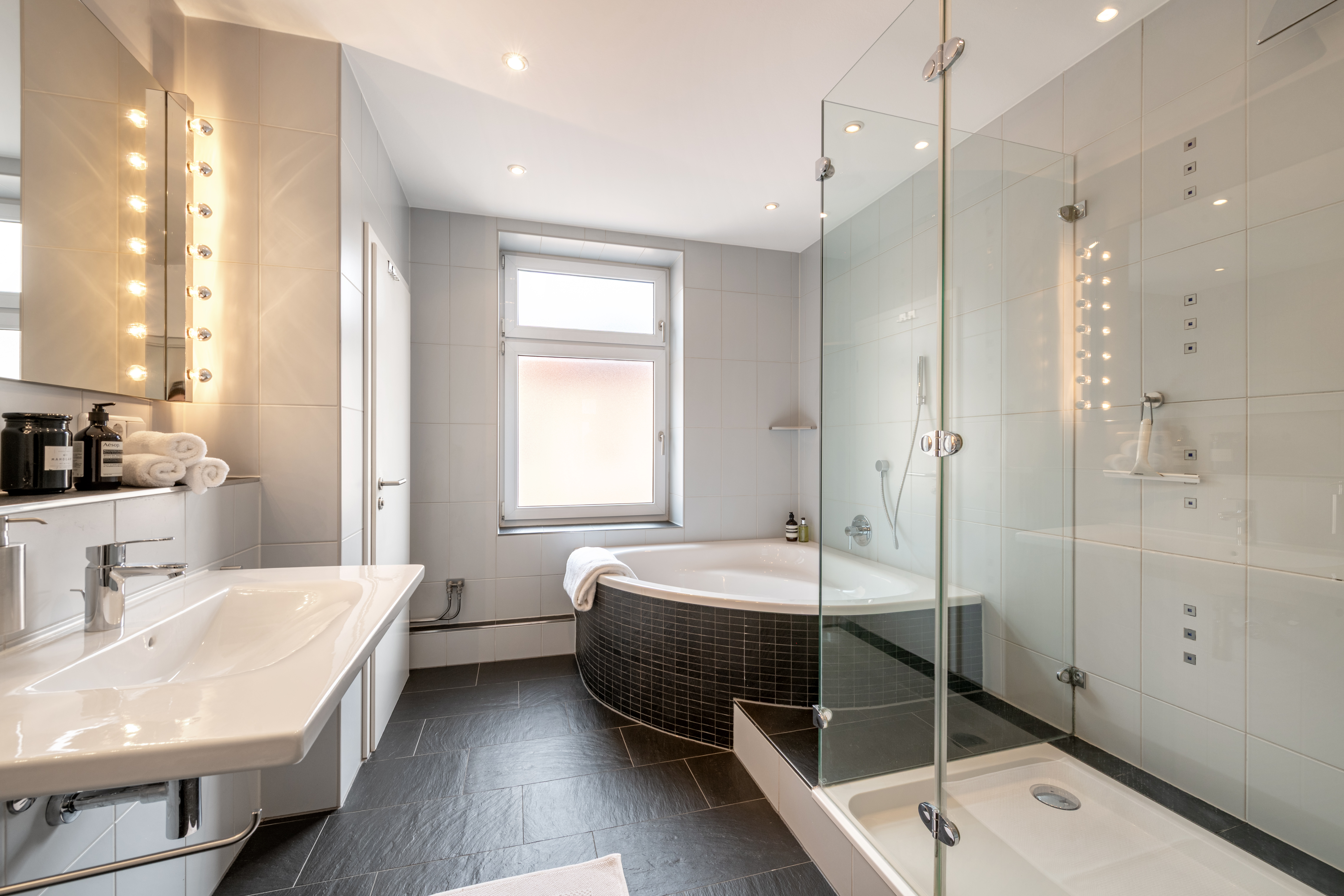 1 Bedroom Apartment/Flat's Image 4