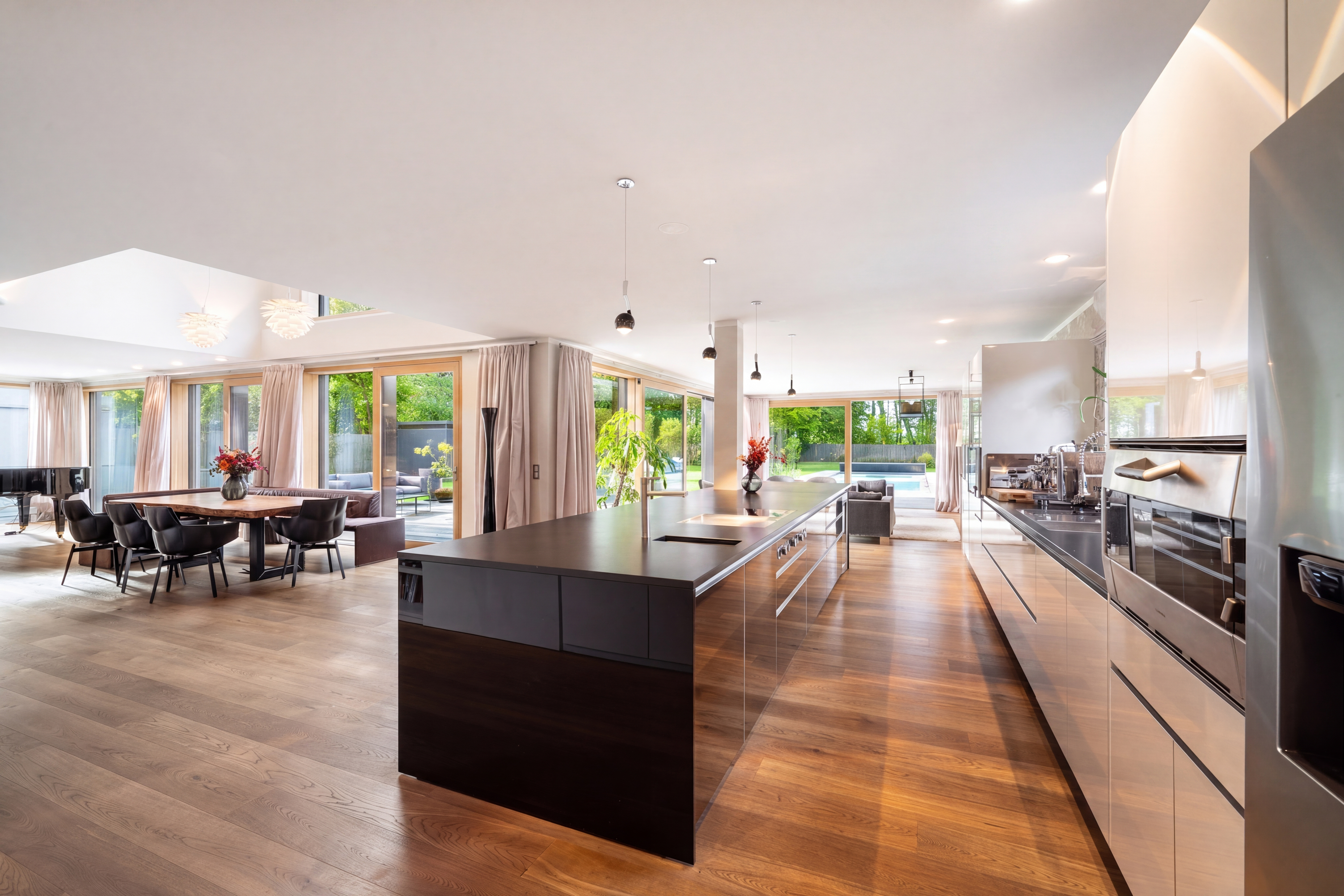 5 Bedroom Villa/Townhouse's Image 3